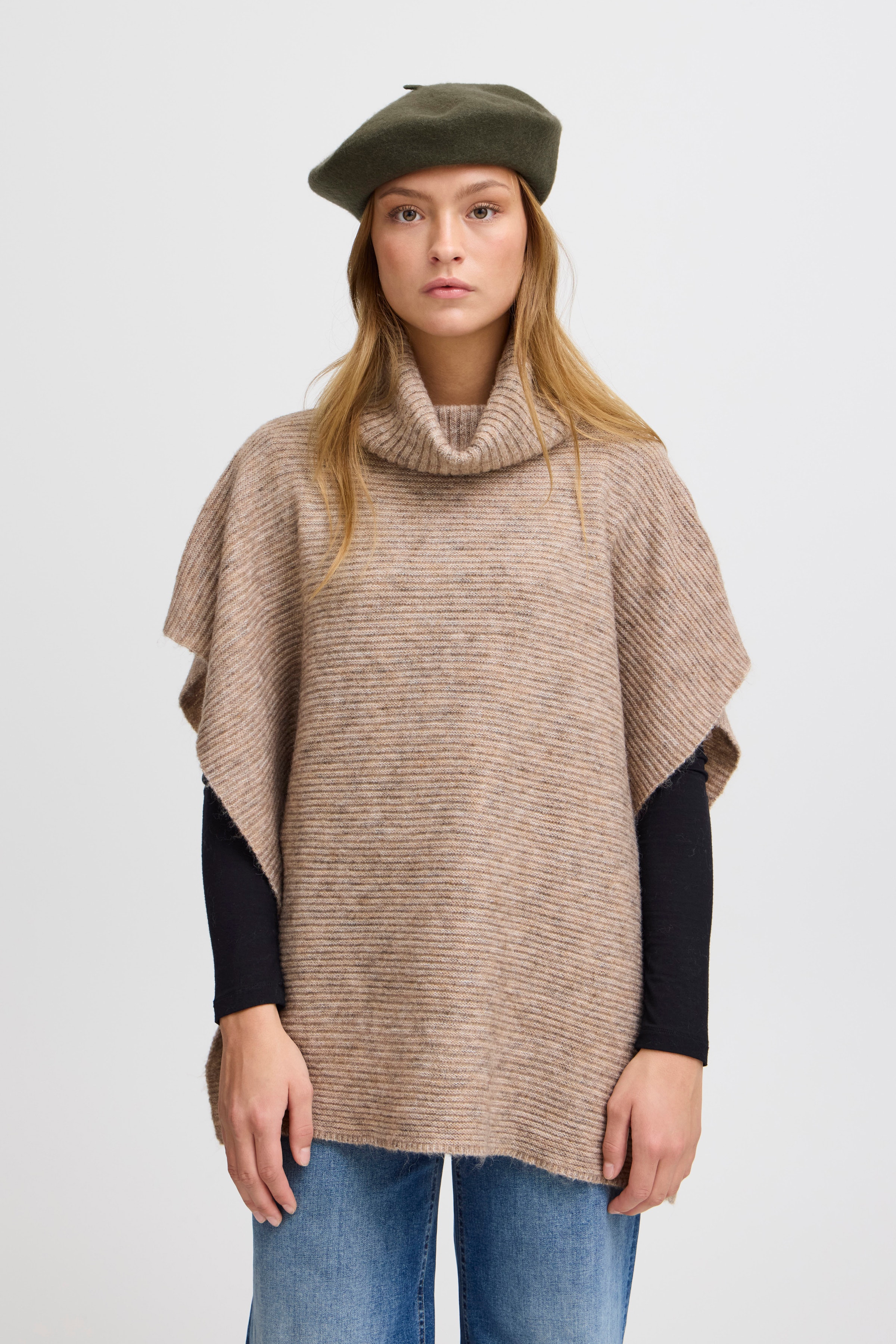 IAALICE Hatt LOOKBOOK FRONT 20115311-190414