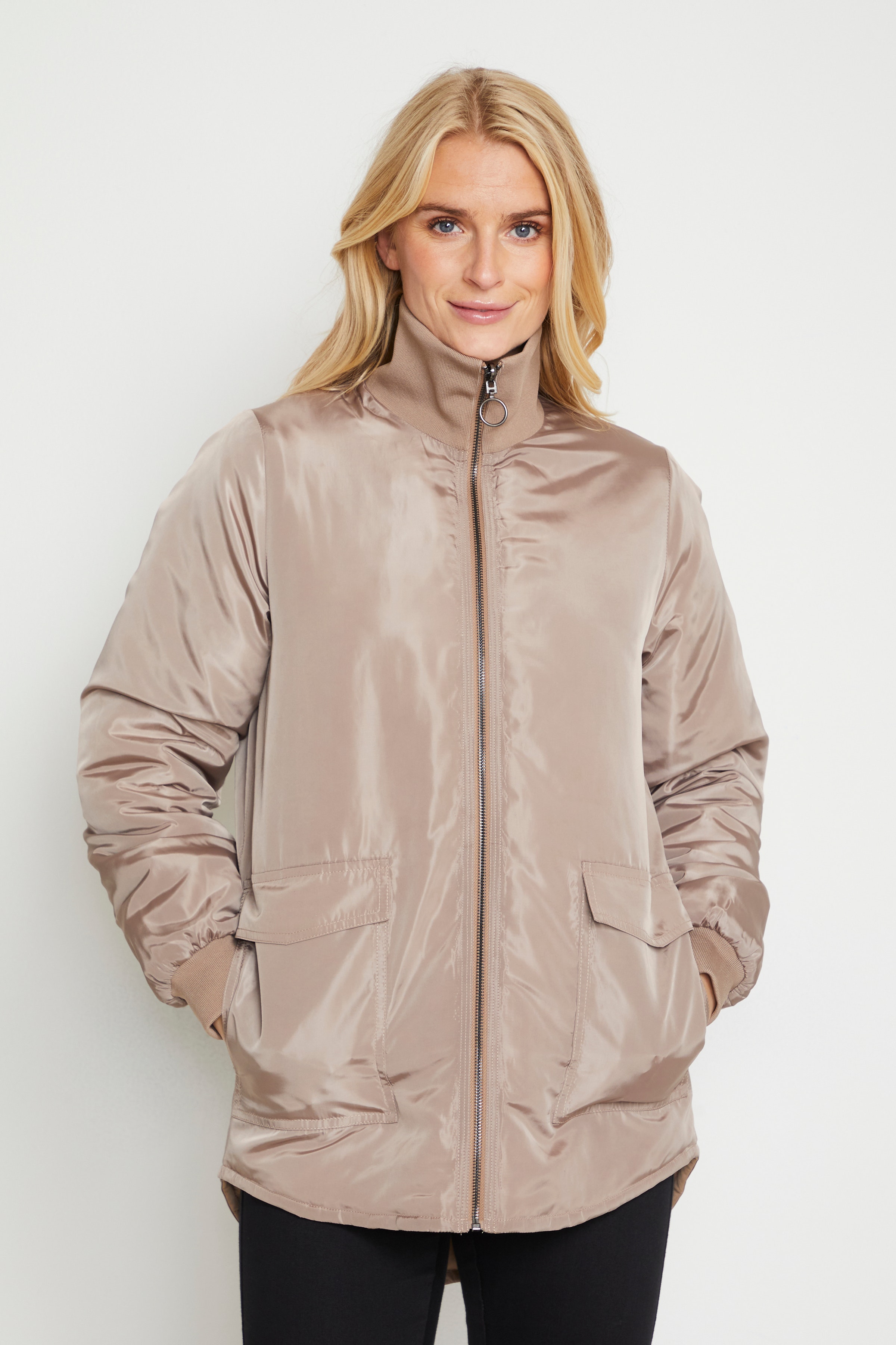 BPrandi Outerwear LOOKBOOK FRONT 10590215-170808