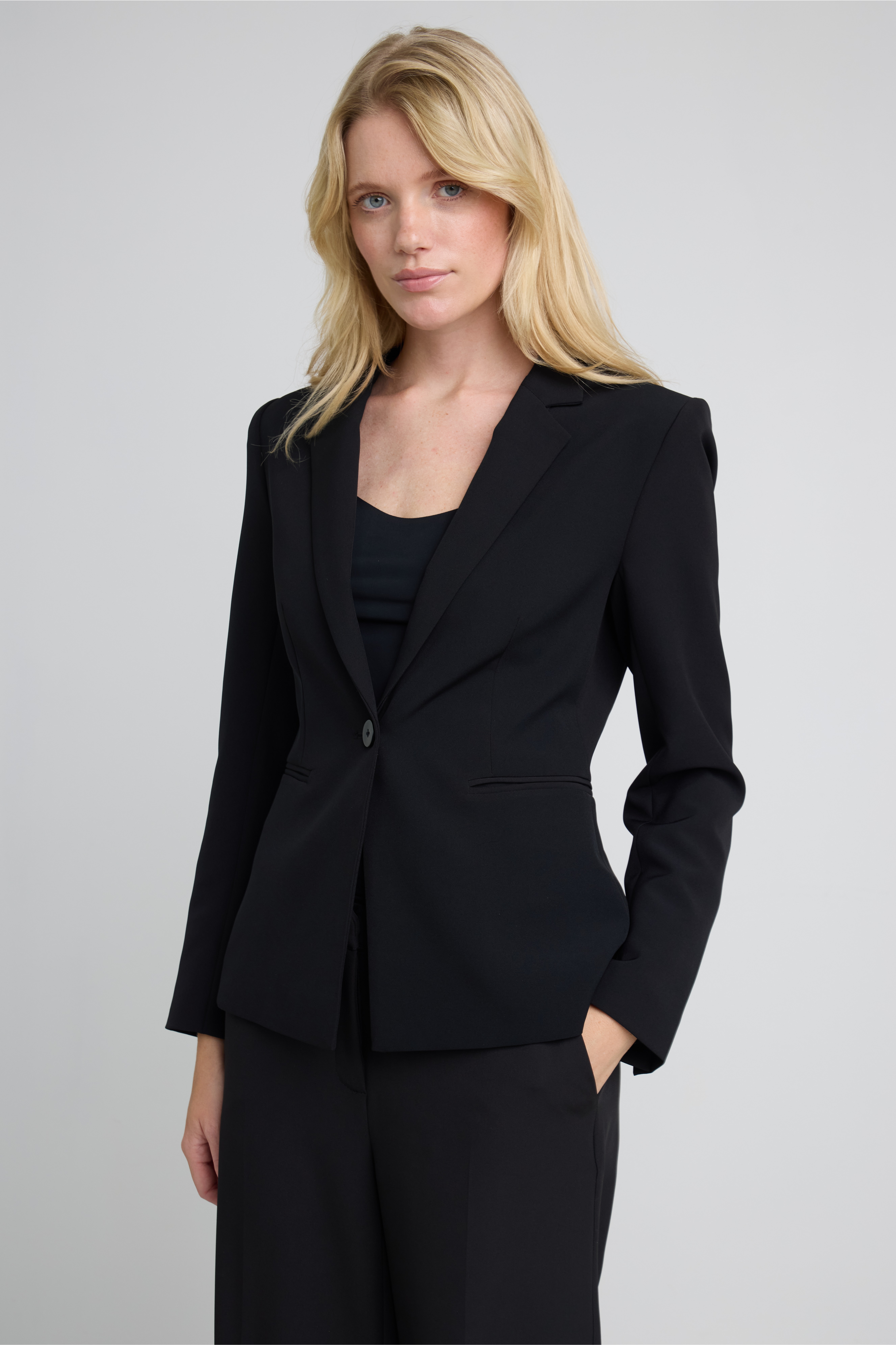 IHLEXI Blazer LOCATION NONE 20112607-194008