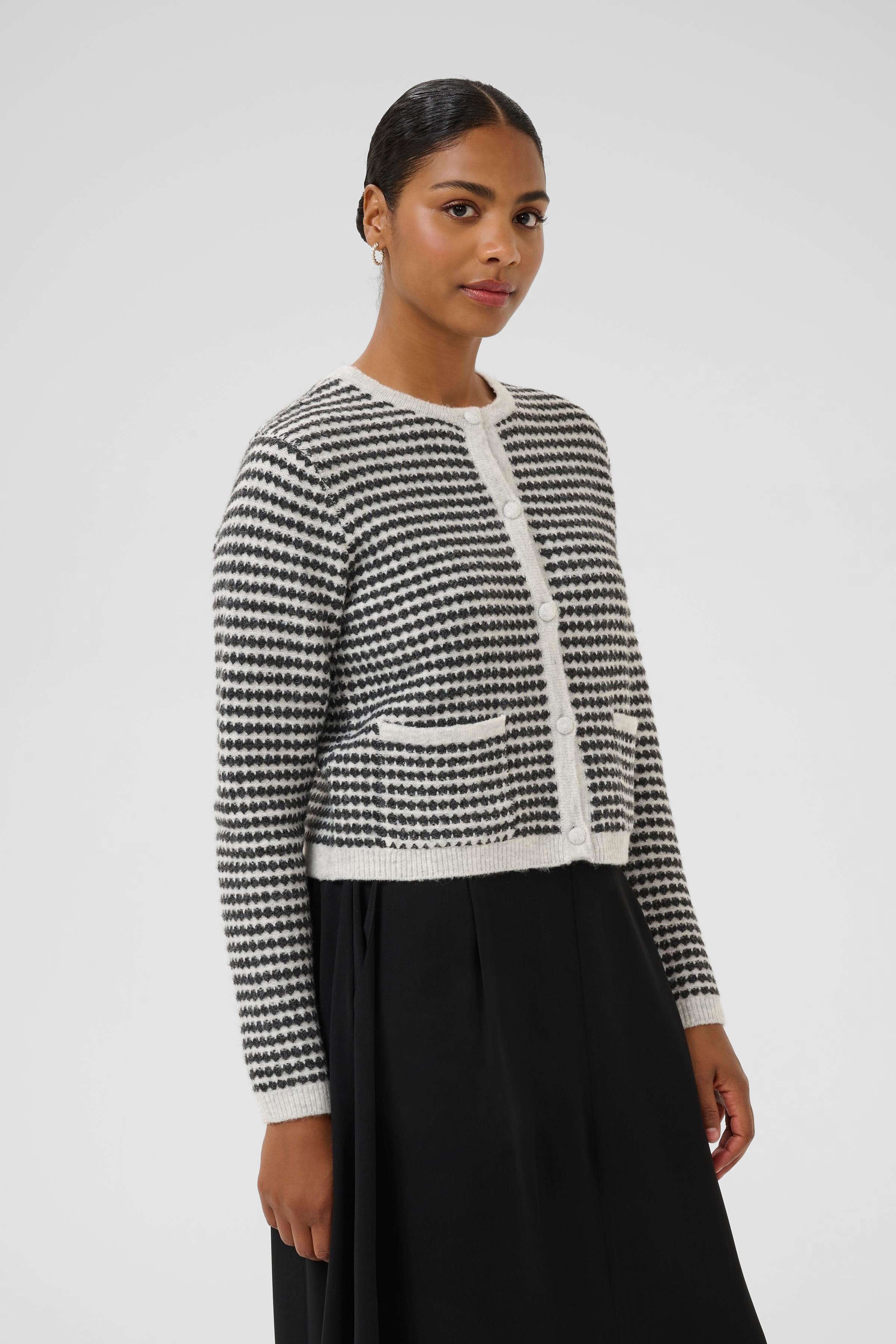 KAellery Cardigan LOOKBOOK FRONT 10509031-108430