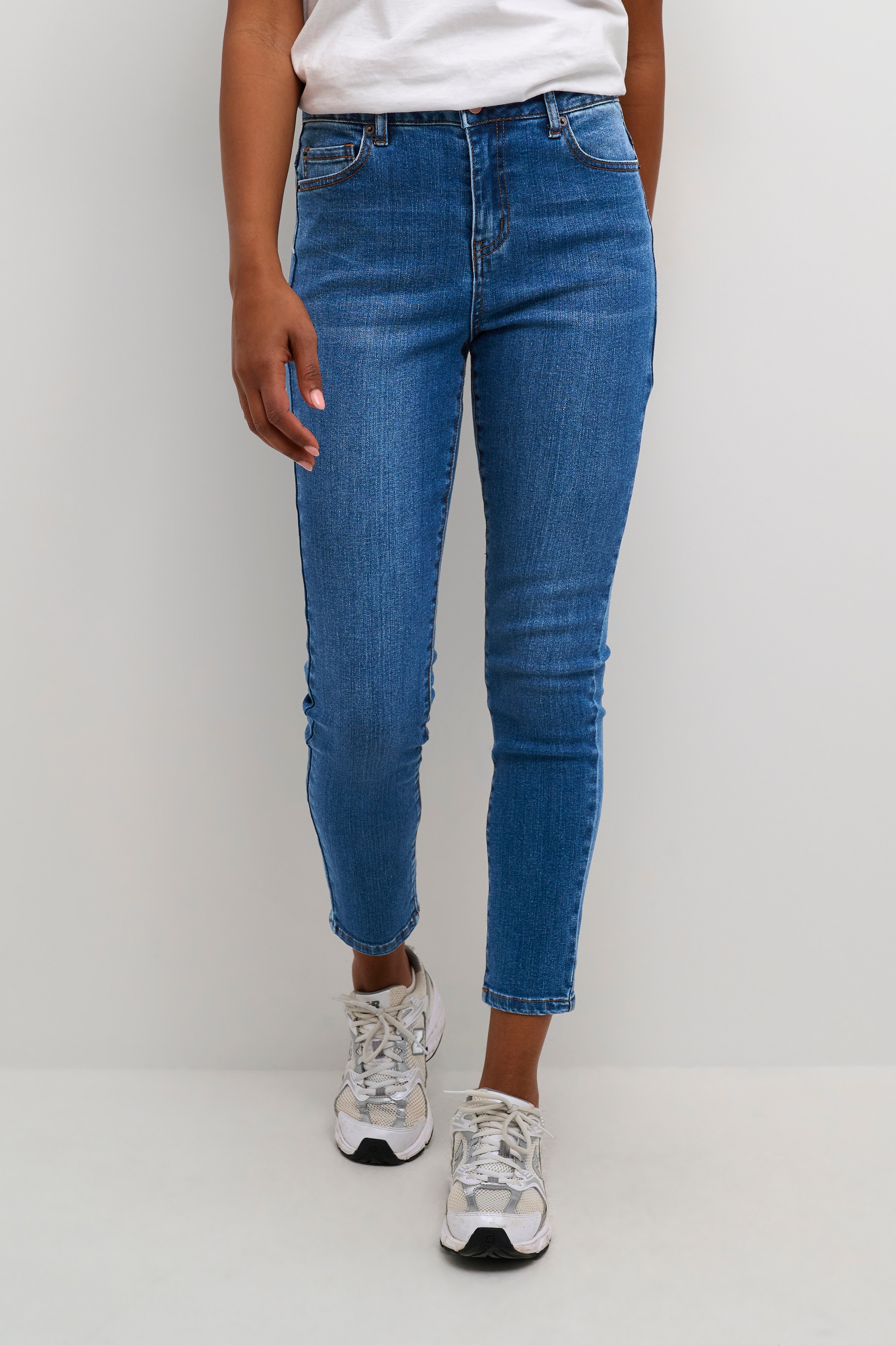 KAsinem Jeans LOOKBOOK FRONT 10506130-102272