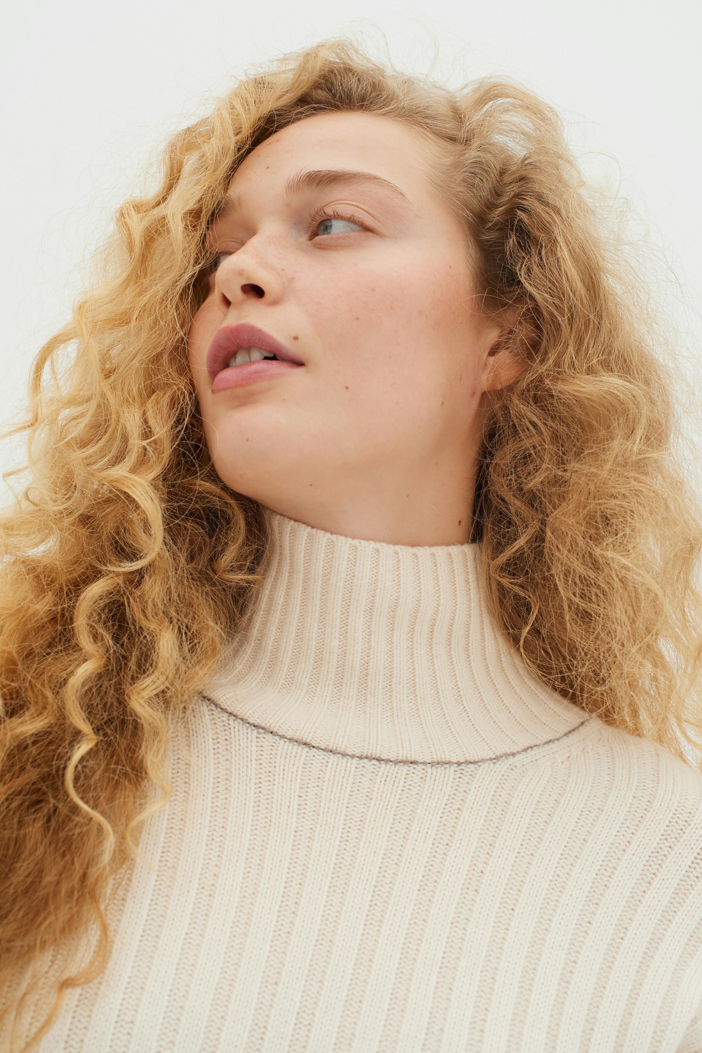 OlympioIW Highneck Pullover LOOKBOOK DETAIL 30108974-1206011