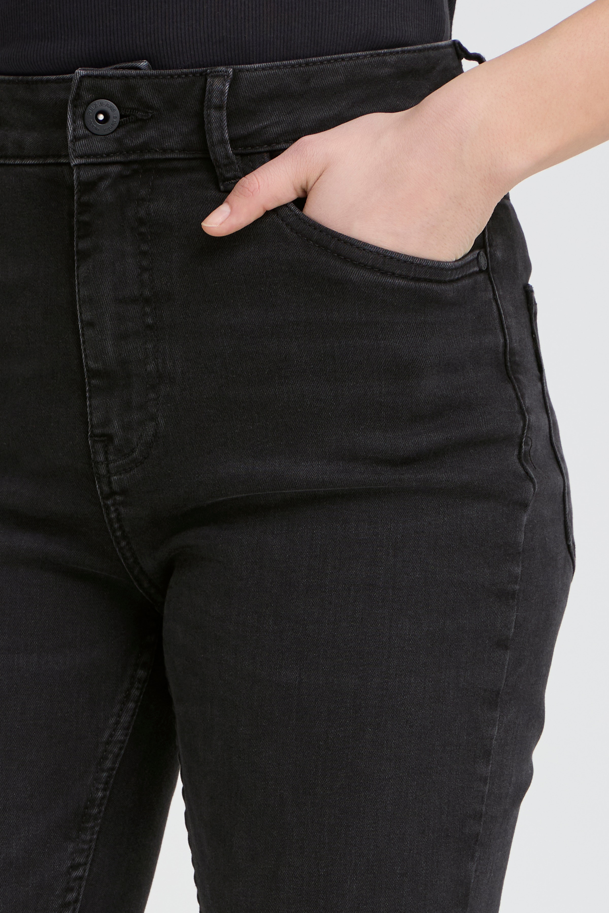 PZBECCA Jeans LOOKBOOK DETAIL 50207285-200004