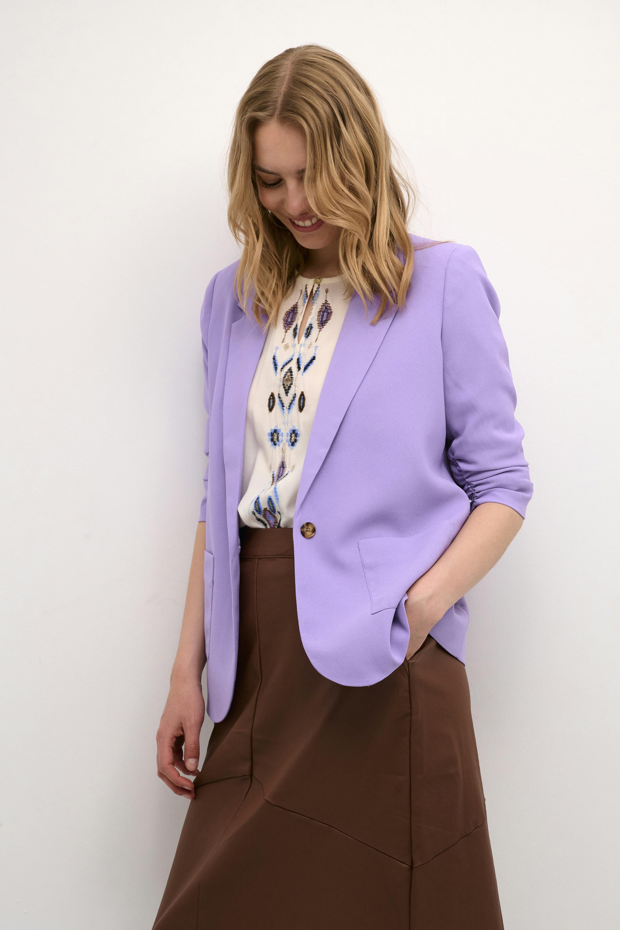 CRCocamia Blazer LOOKBOOK FRONT 10610271-173640