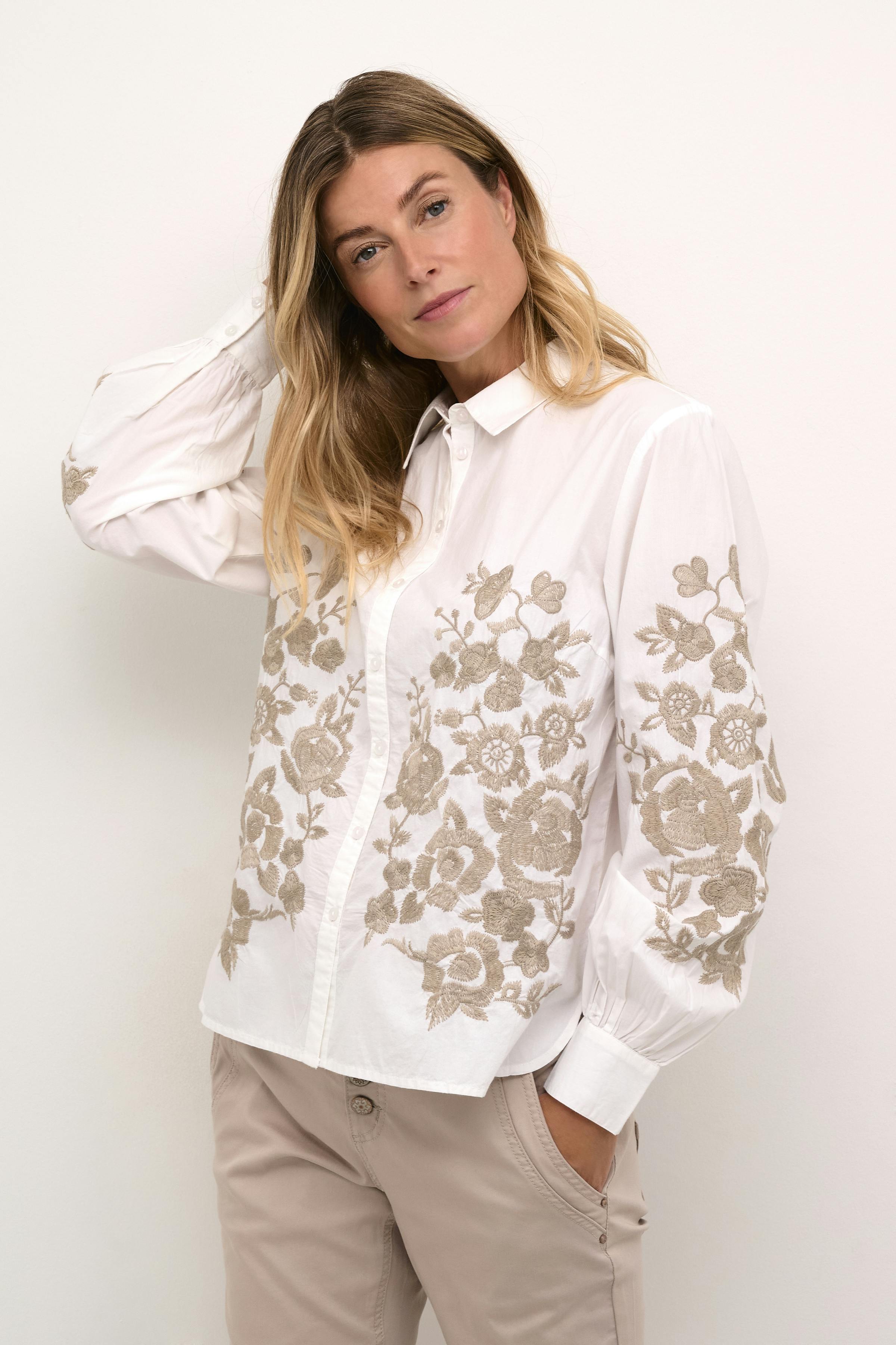 CRDaisy Blouse LOOKBOOK FRONT 10613220-107475