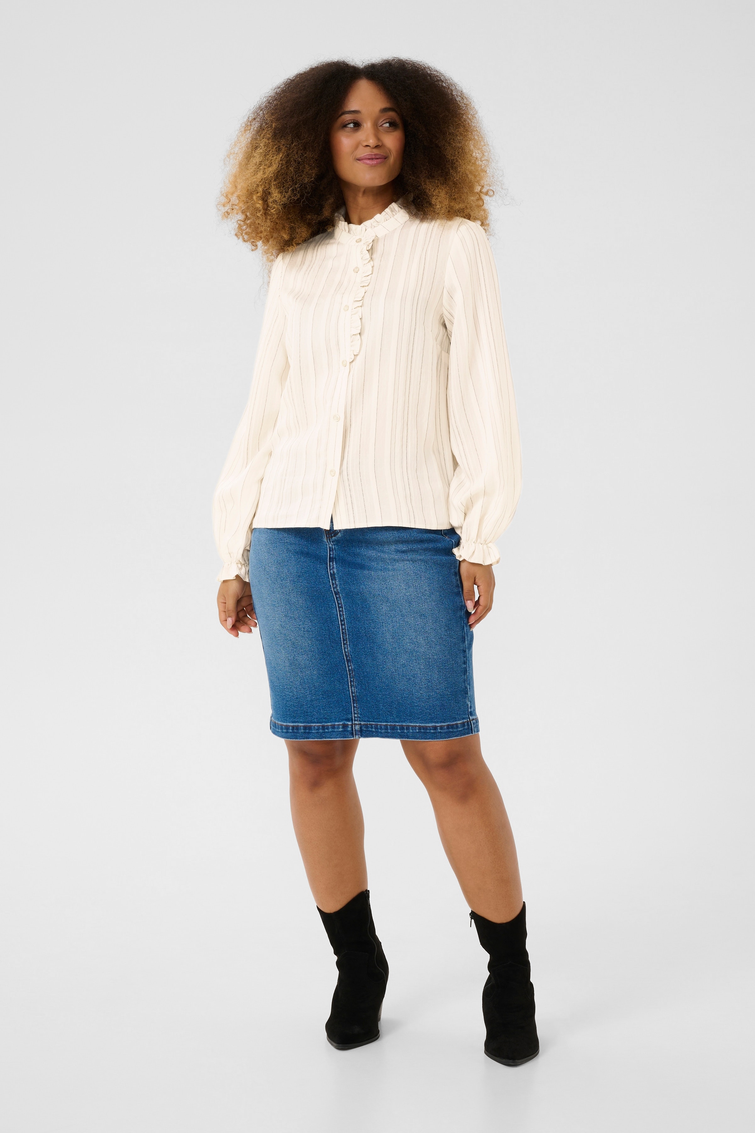 CRVenea Blouse LOOKBOOK FRONT 10614069-108452