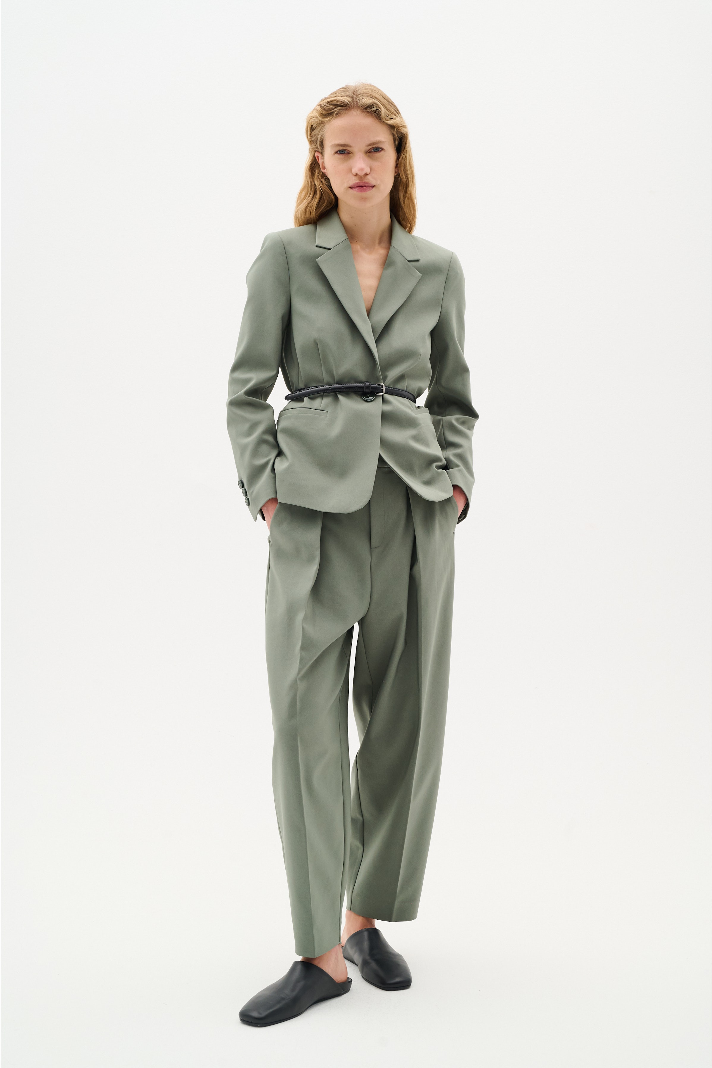 ZellaIW Barrel Trousers LOOKBOOK FRONT 30107207-185806