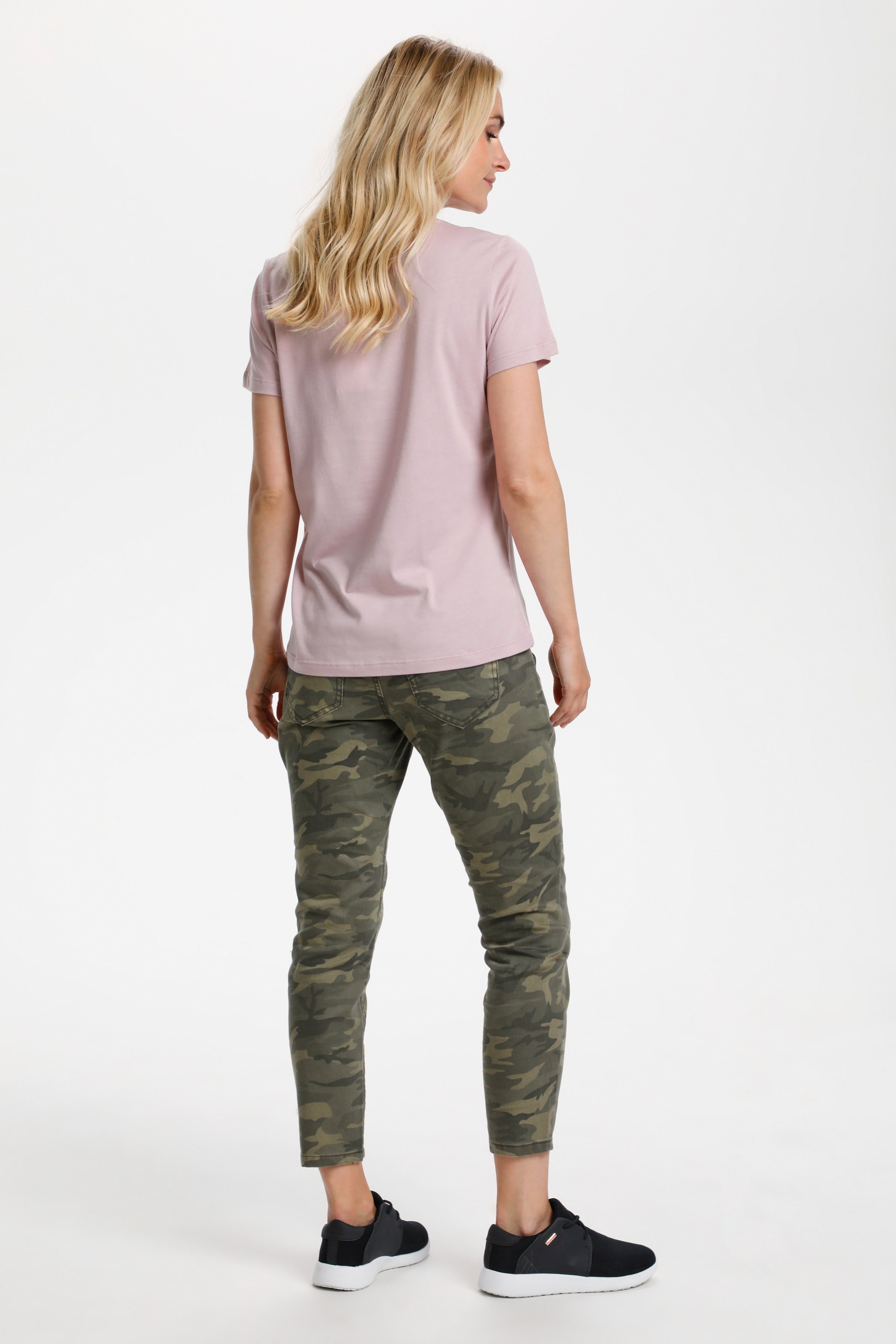 Naia T-shirt LOOKBOOK BACK 10604508-152205