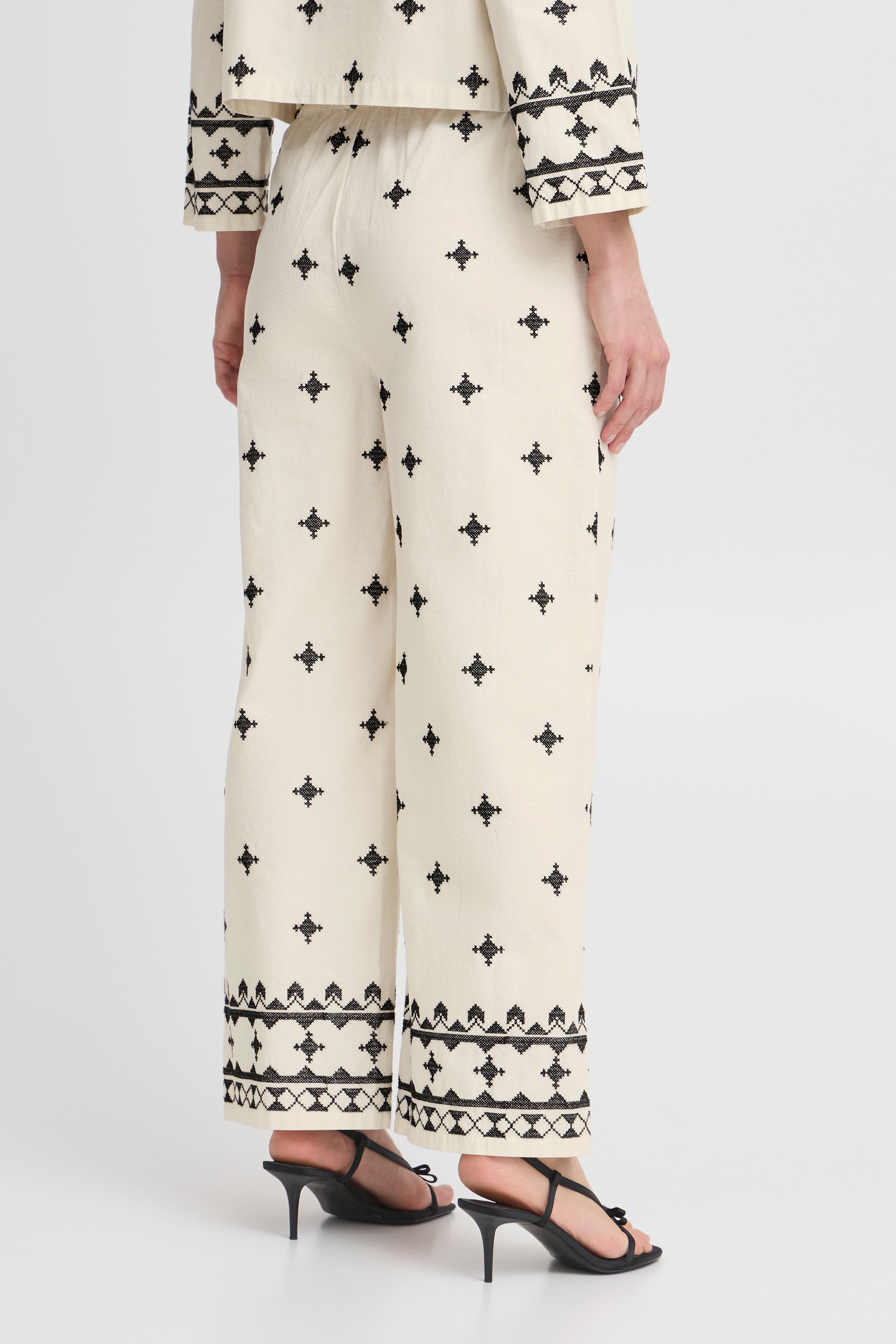 BYDUNIA Byxor LOOKBOOK BACK 20816751-204823