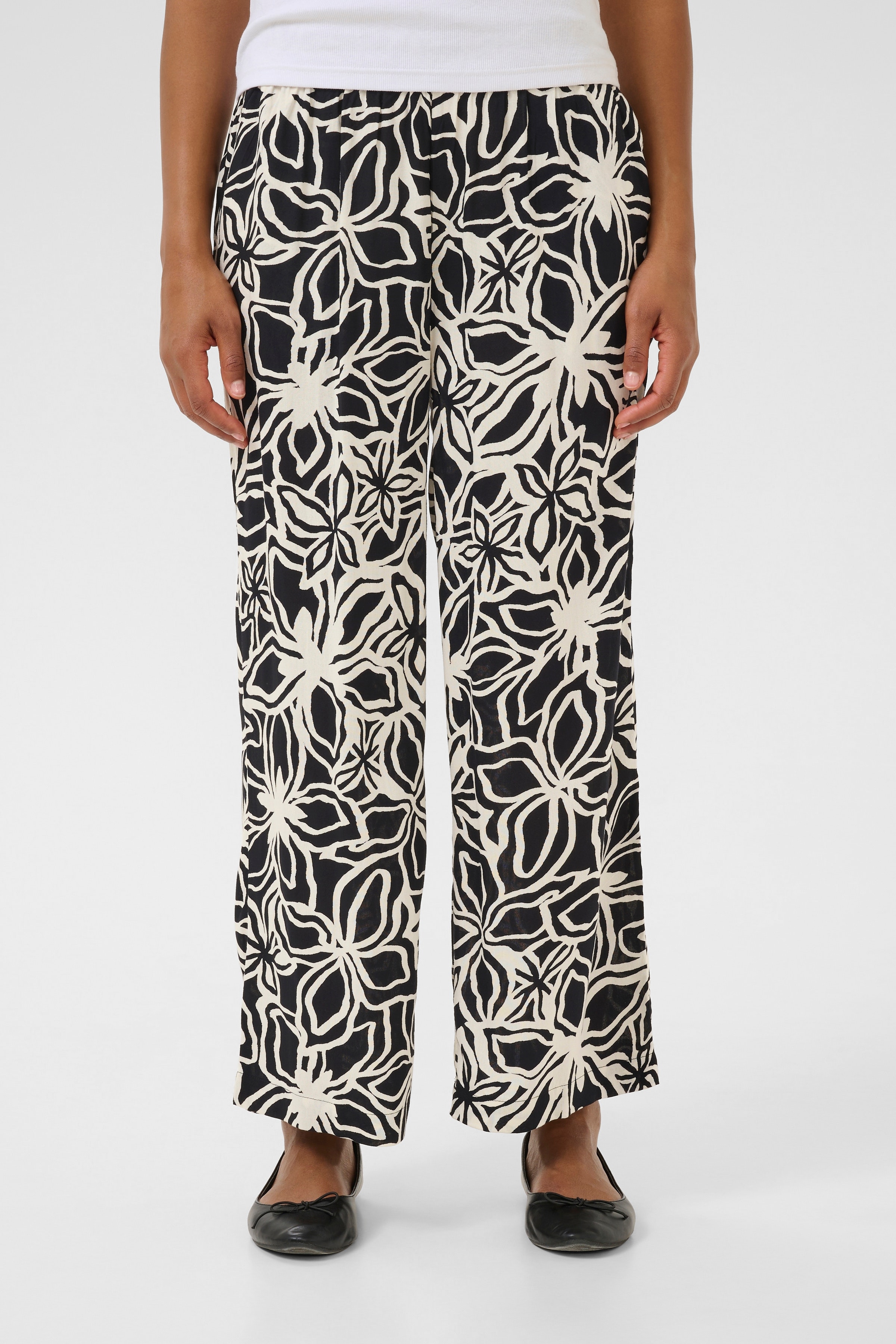 KAsanne Bukser LOOKBOOK FRONT 10508978-107080