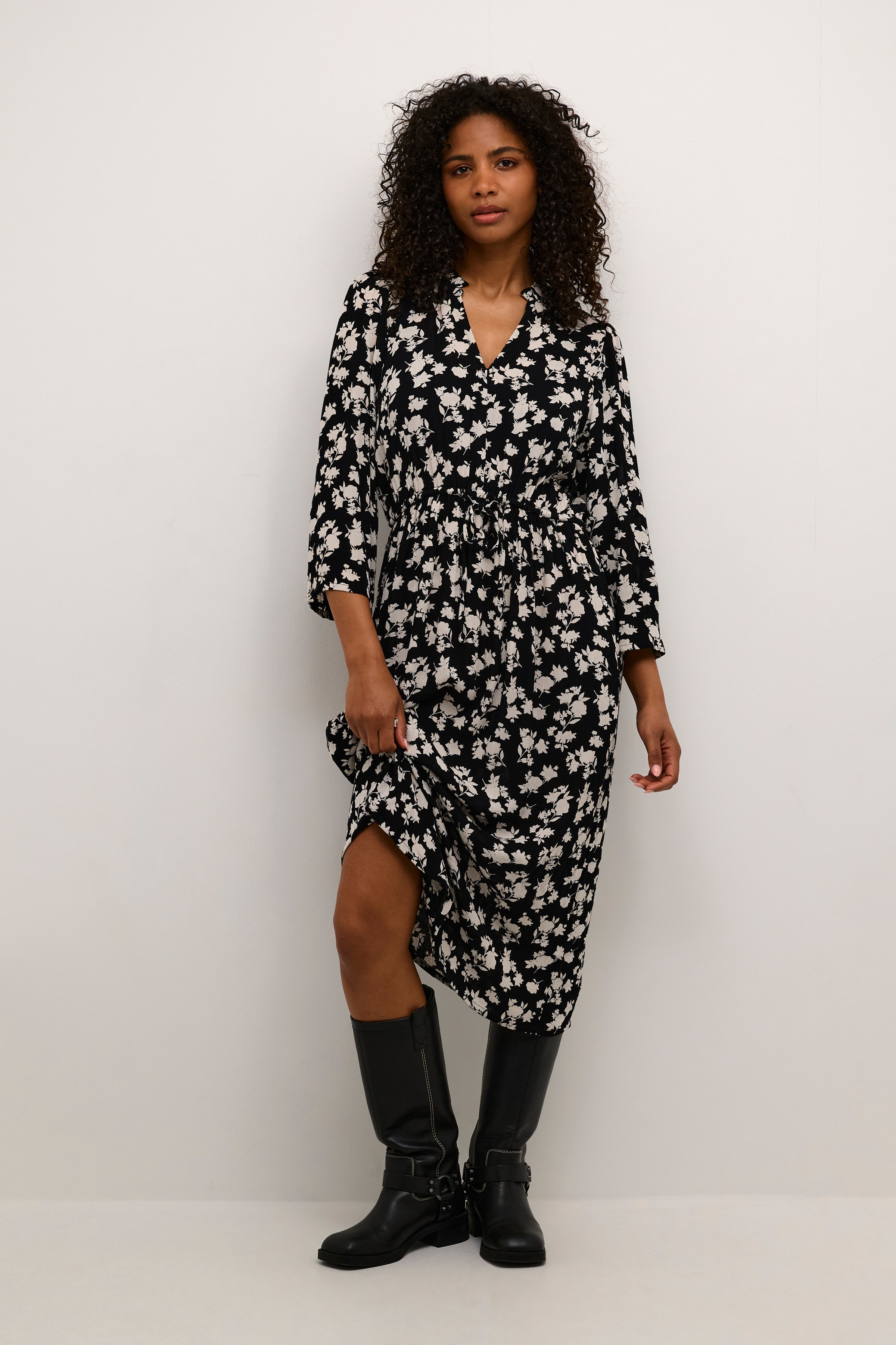 KAamber Kjole LOOKBOOK FRONT 10509534-106992