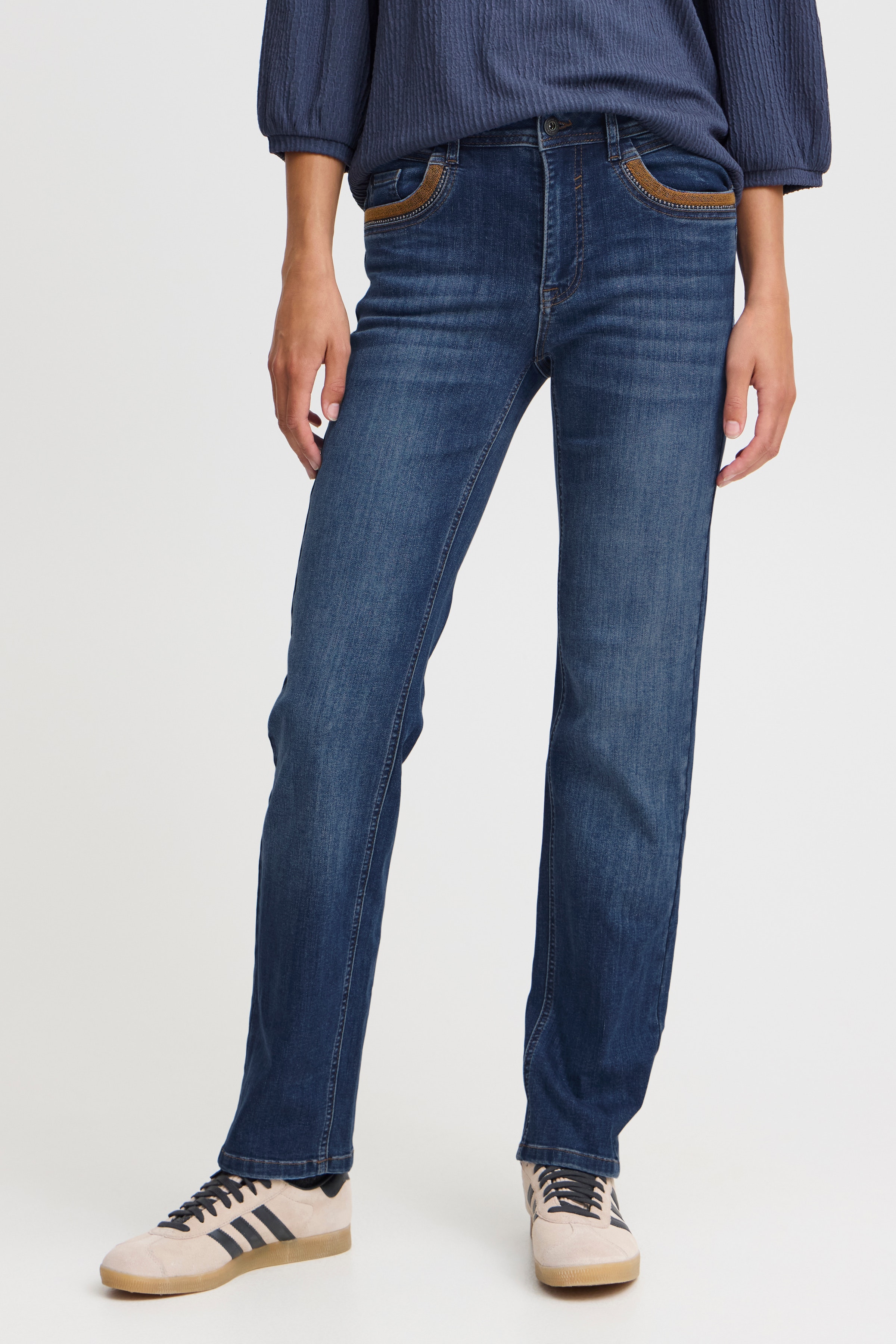 PZELLE HW Jeans Straight Leg LOOKBOOK FRONT 50208008-200002