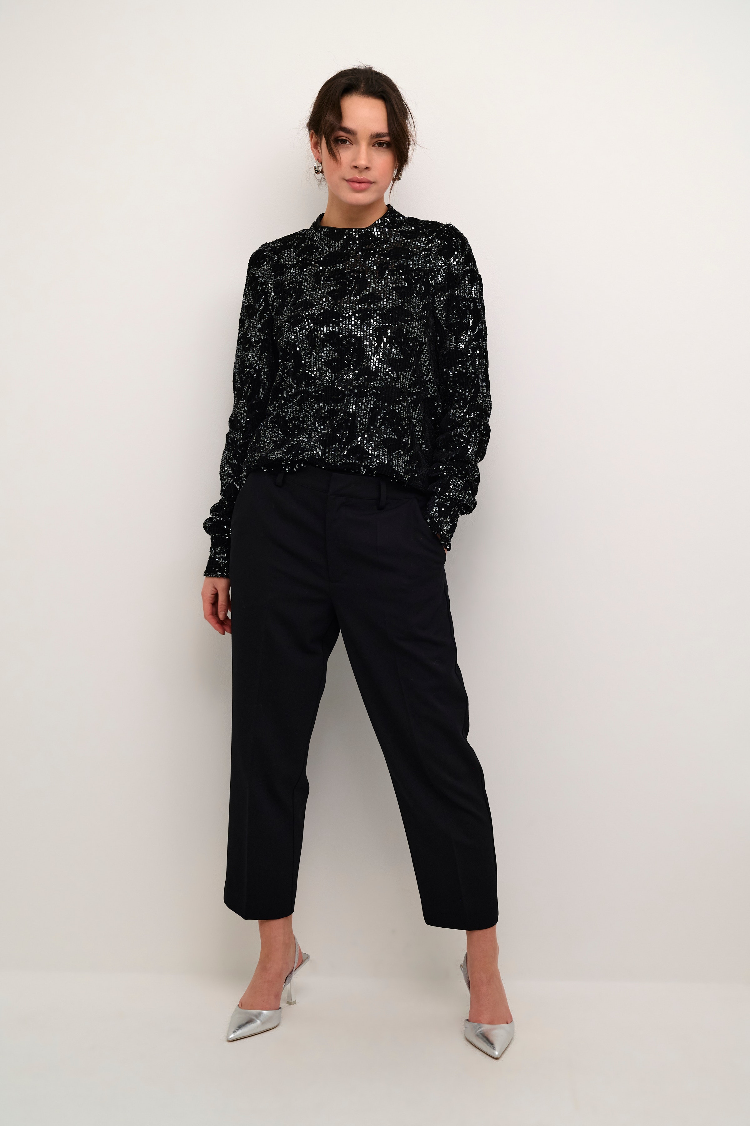 KAgrit Paljettbluse LOOKBOOK FRONT 10509290-106676