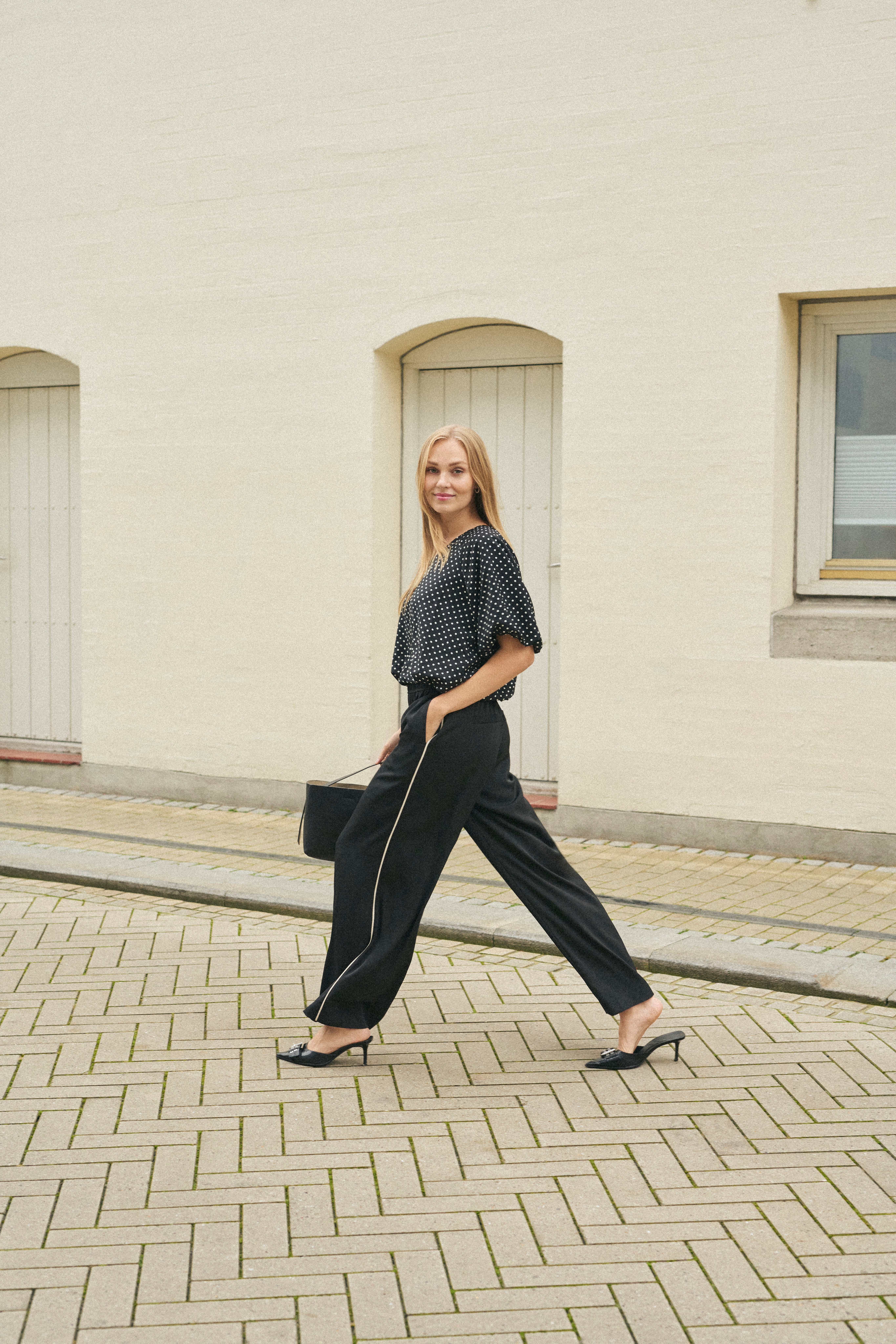 KAtessa Broek LOCATION NONE 10510245-100121