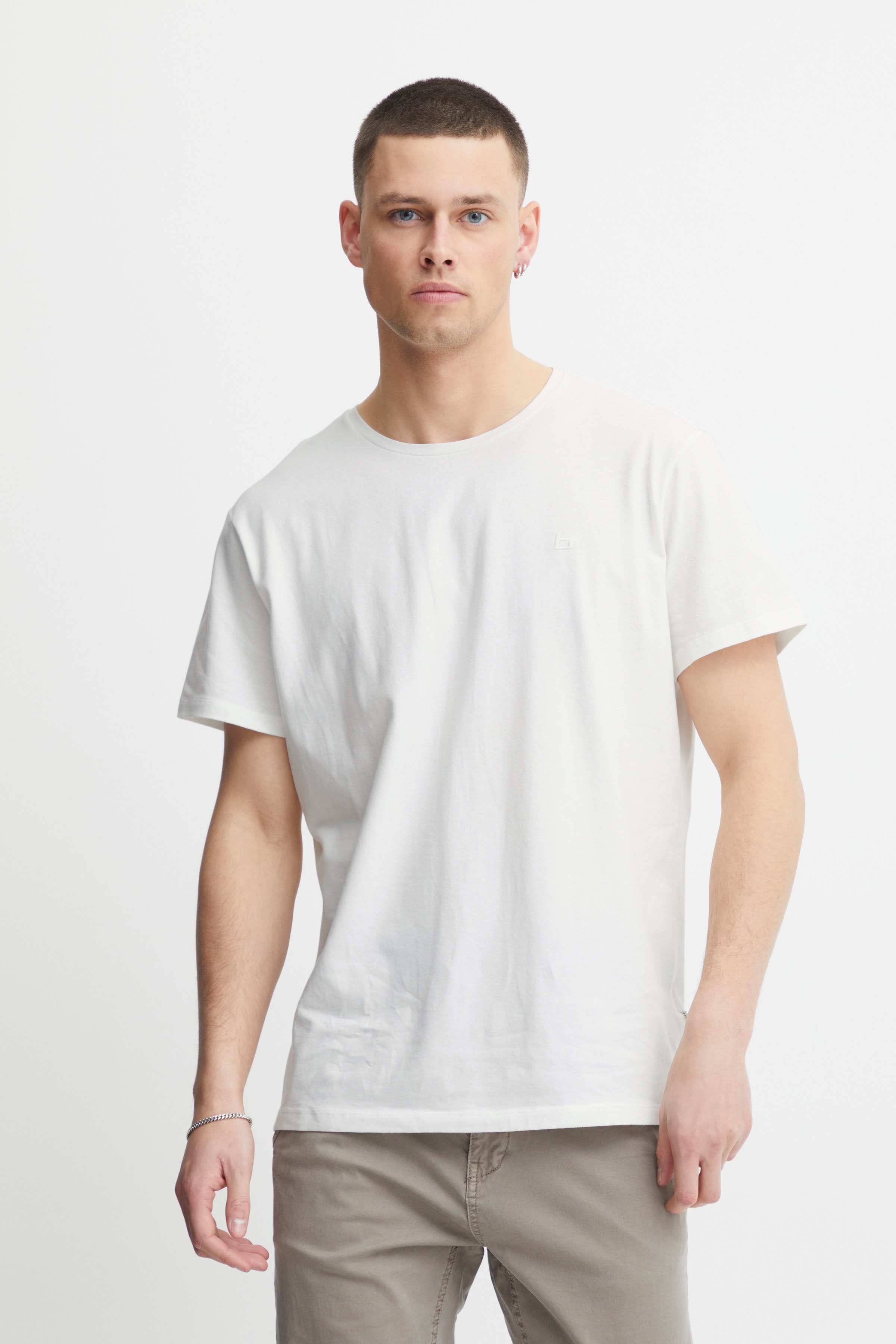 T-shirt LOOKBOOK FRONT 20714824-110602