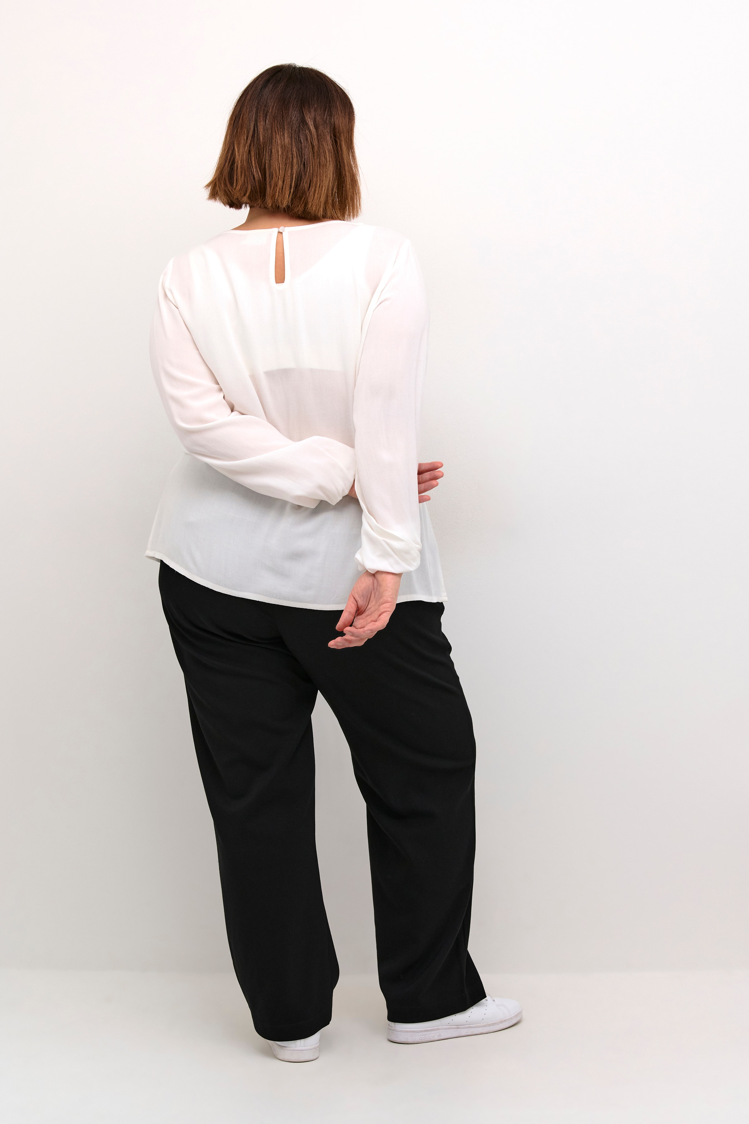 KCelina Bluse LOOKBOOK BACK 10582767-110602