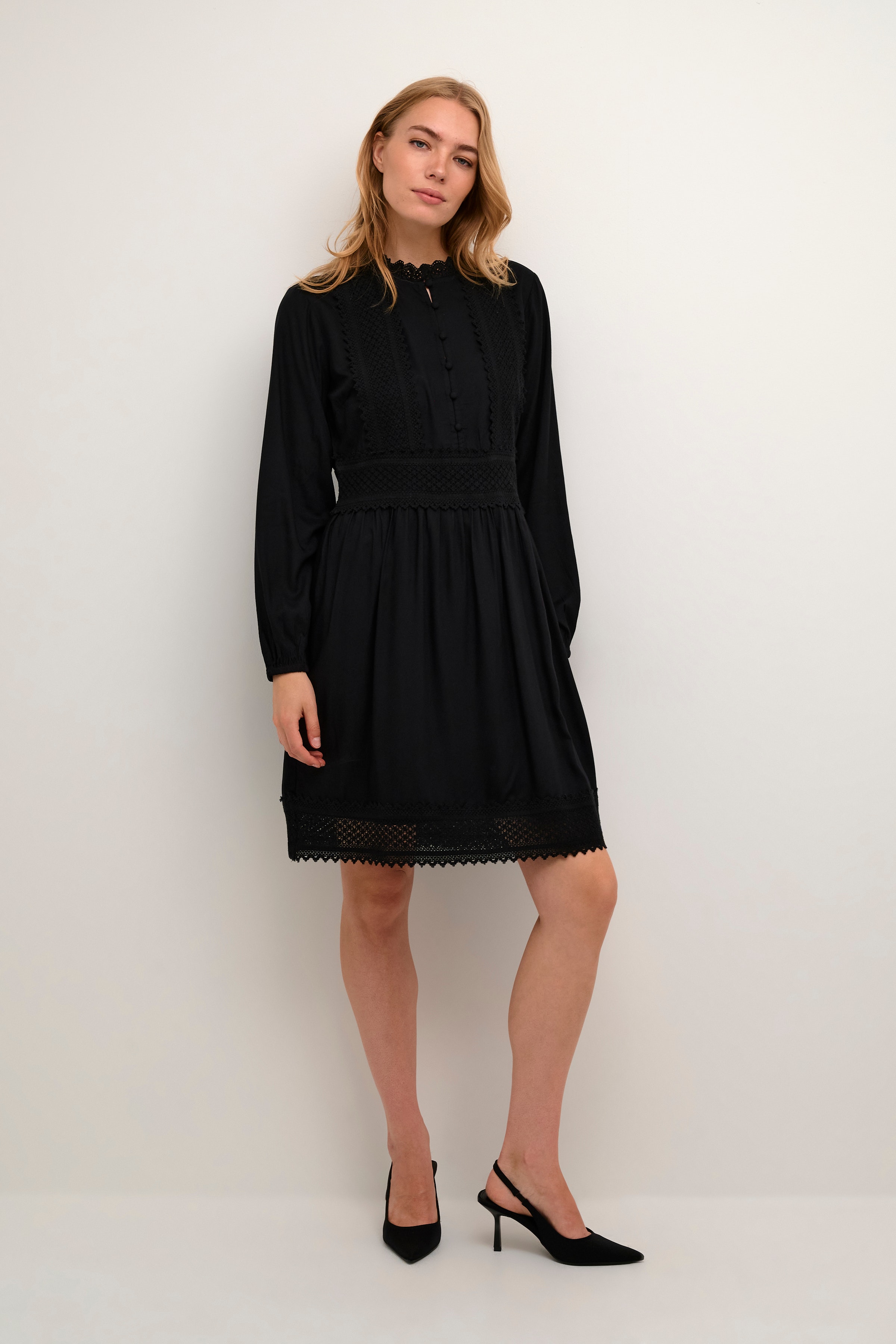 CRMilla Robe LOOKBOOK FRONT 10611922-100120