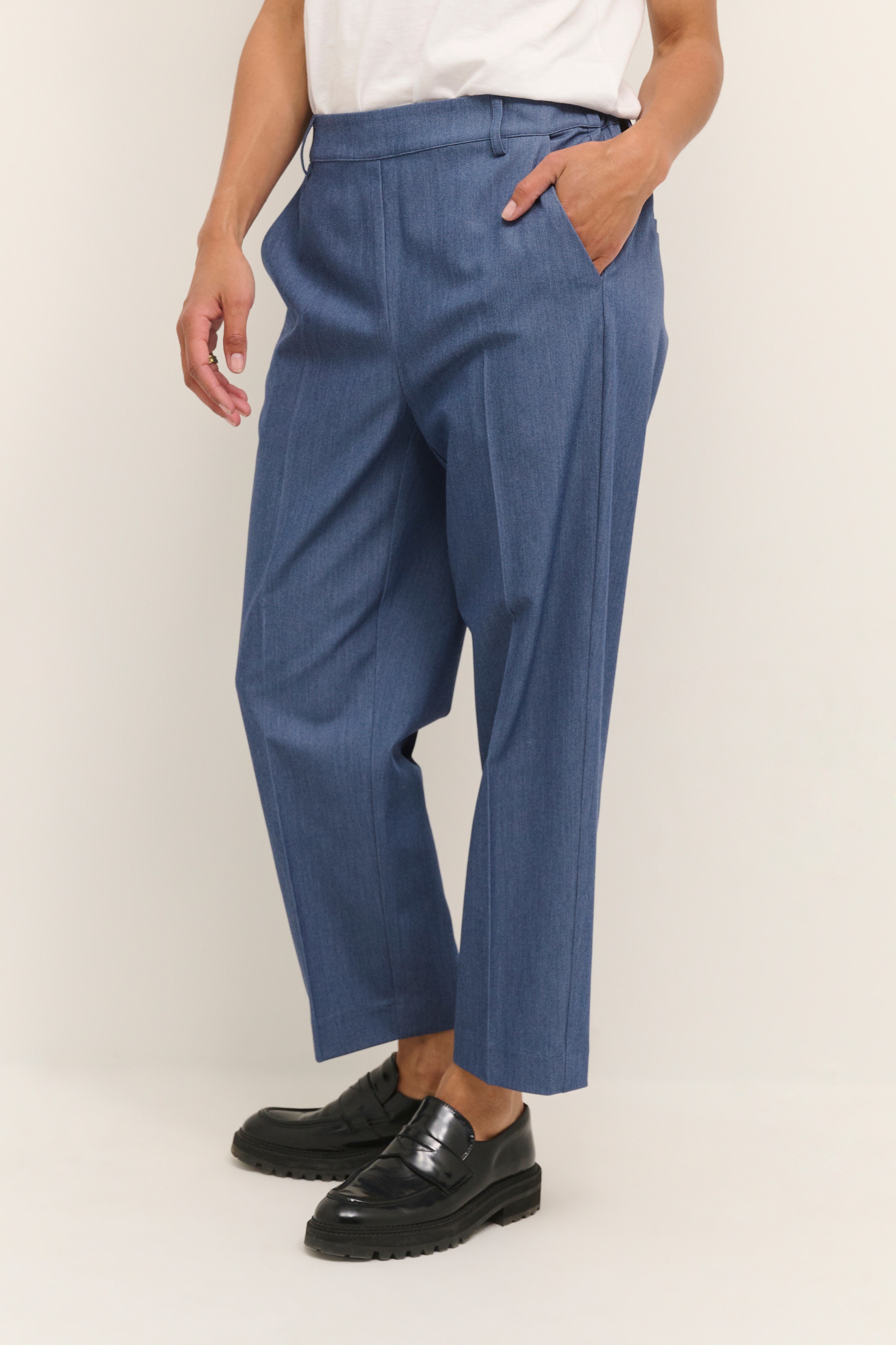 KAsakura Trousers LOOKBOOK FRONT 10506127-193929