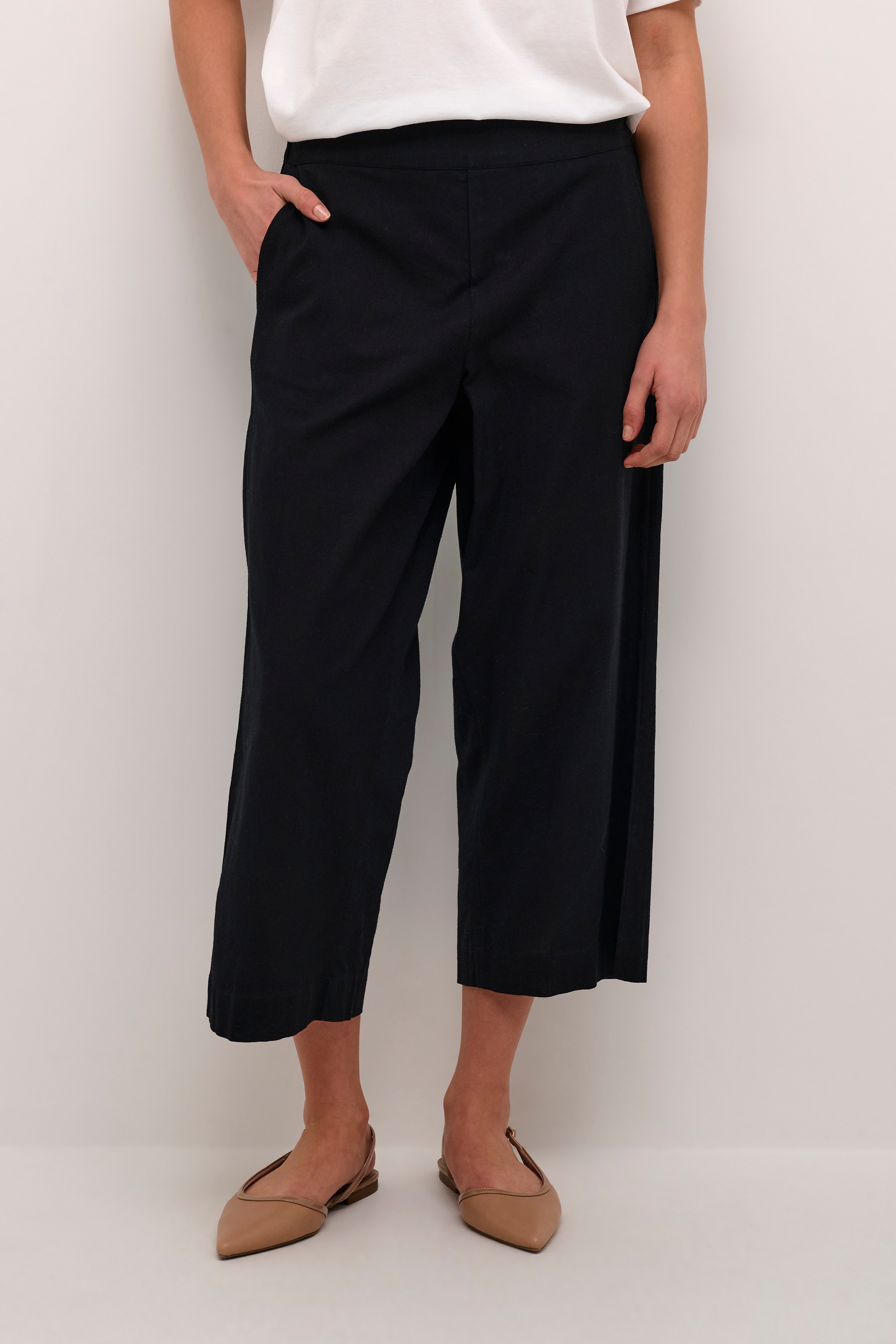 BPkia Trousers LOOKBOOK FRONT 10590416-100121B