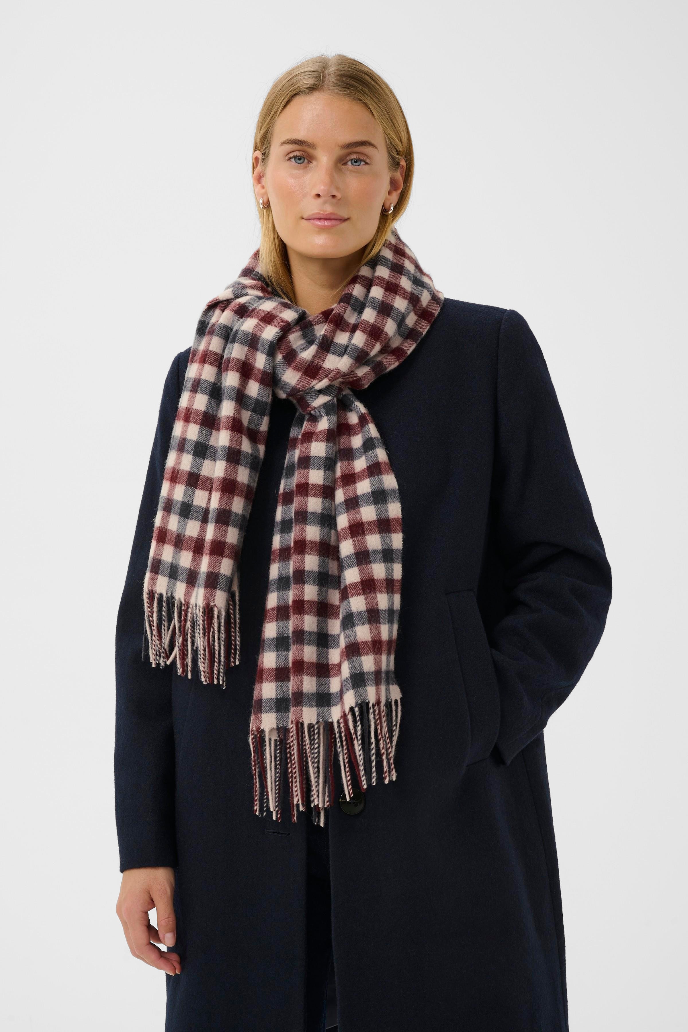 KithaPW Skjerf LOOKBOOK FRONT 30308757-304324