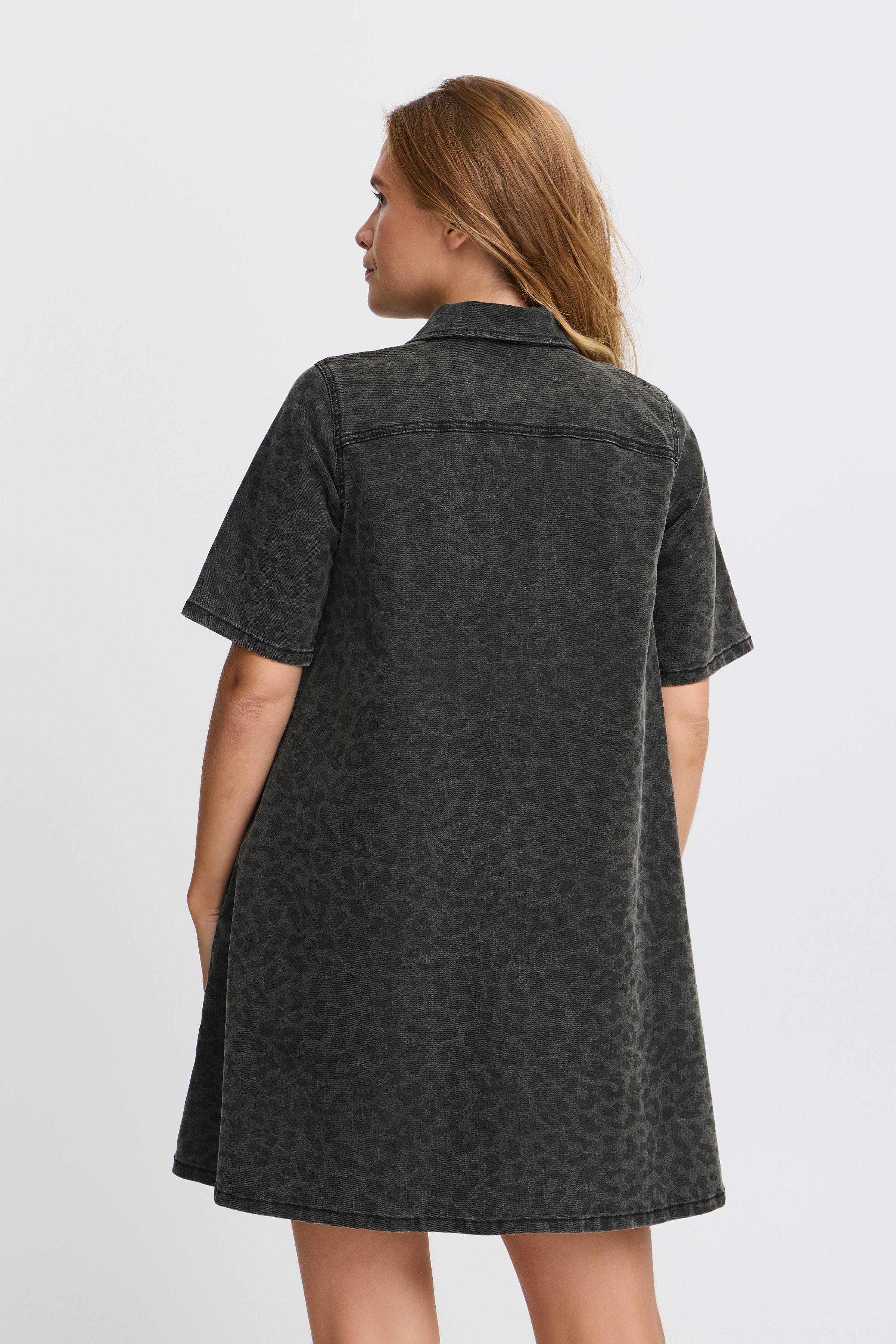 PXJANNAH Kjole LOOKBOOK BACK 50208874-205027