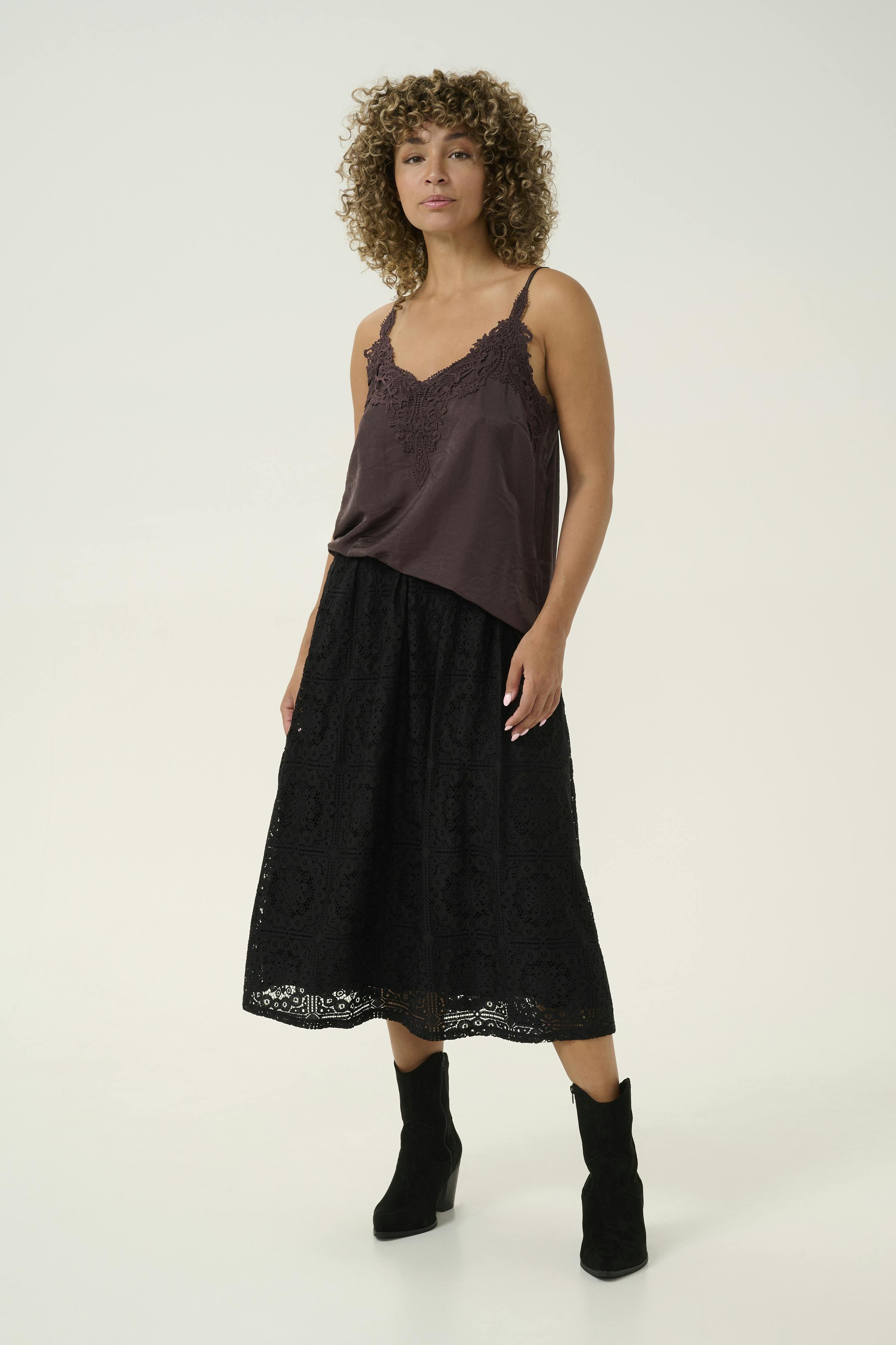 CRAnna Top LOOKBOOK FRONT 10611224-191110