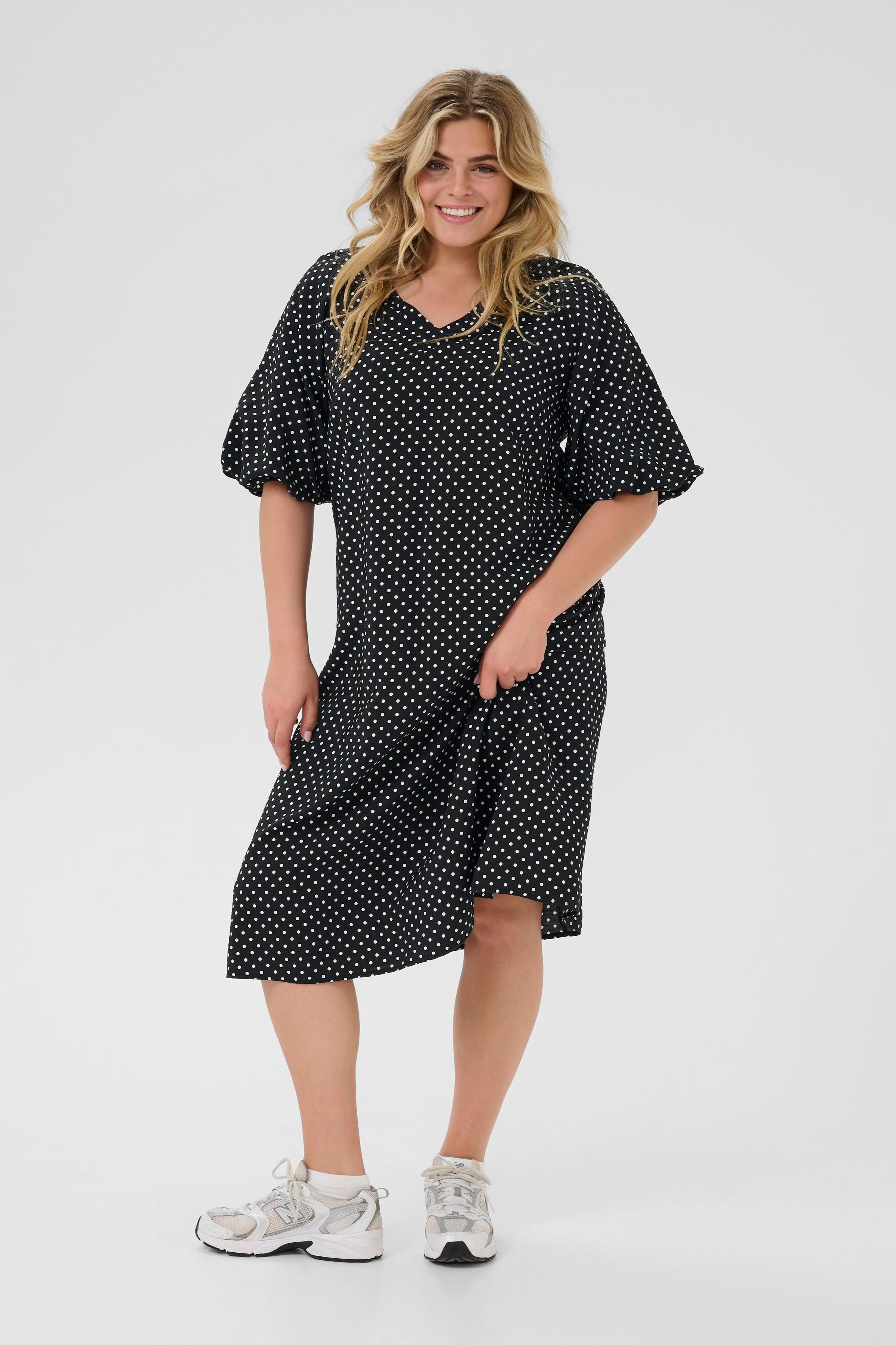 KCgina Jurk LOOKBOOK FRONT 10583436-107967