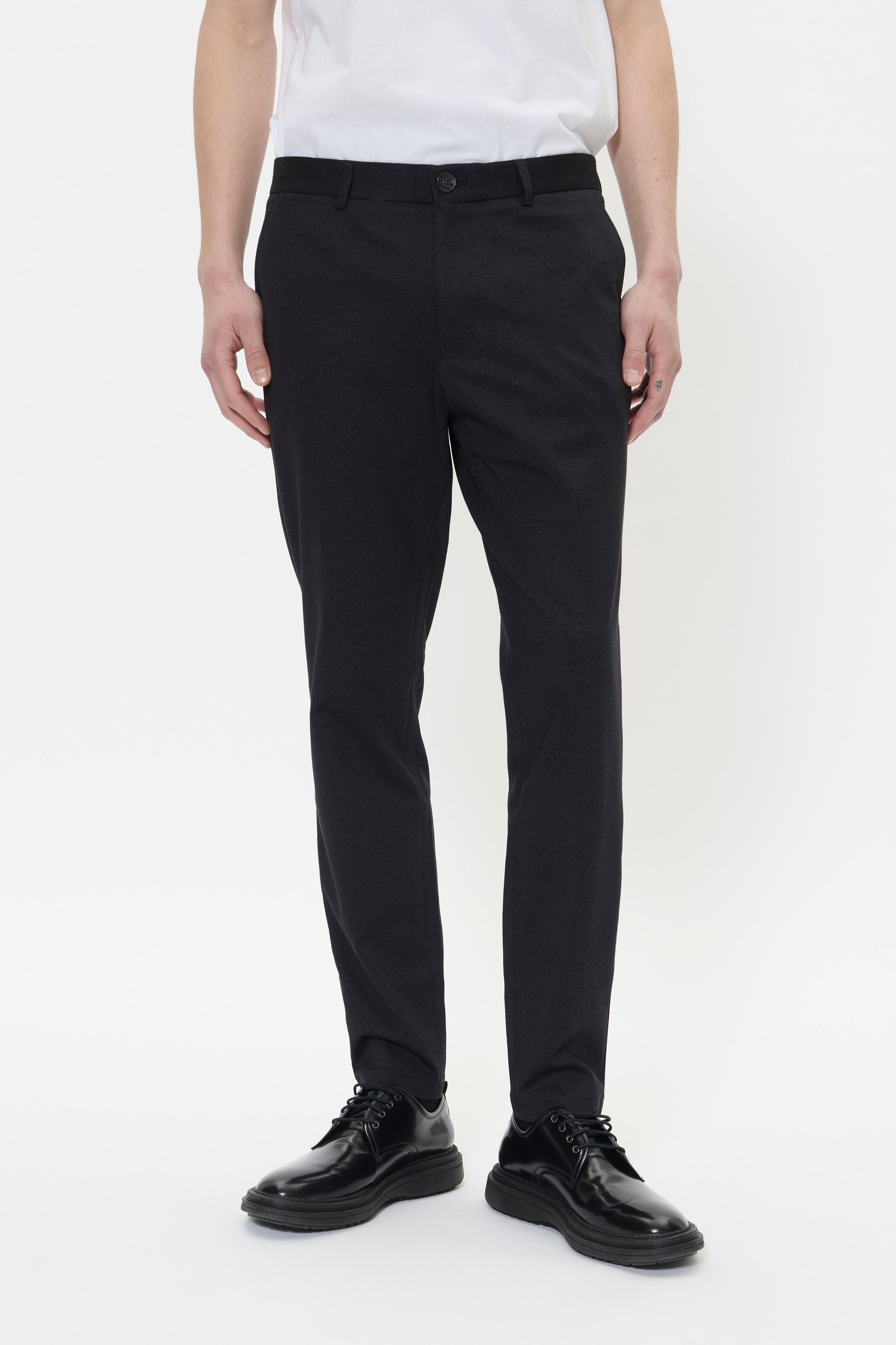 MAliam Bukser LOOKBOOK FRONT 30206302-300275