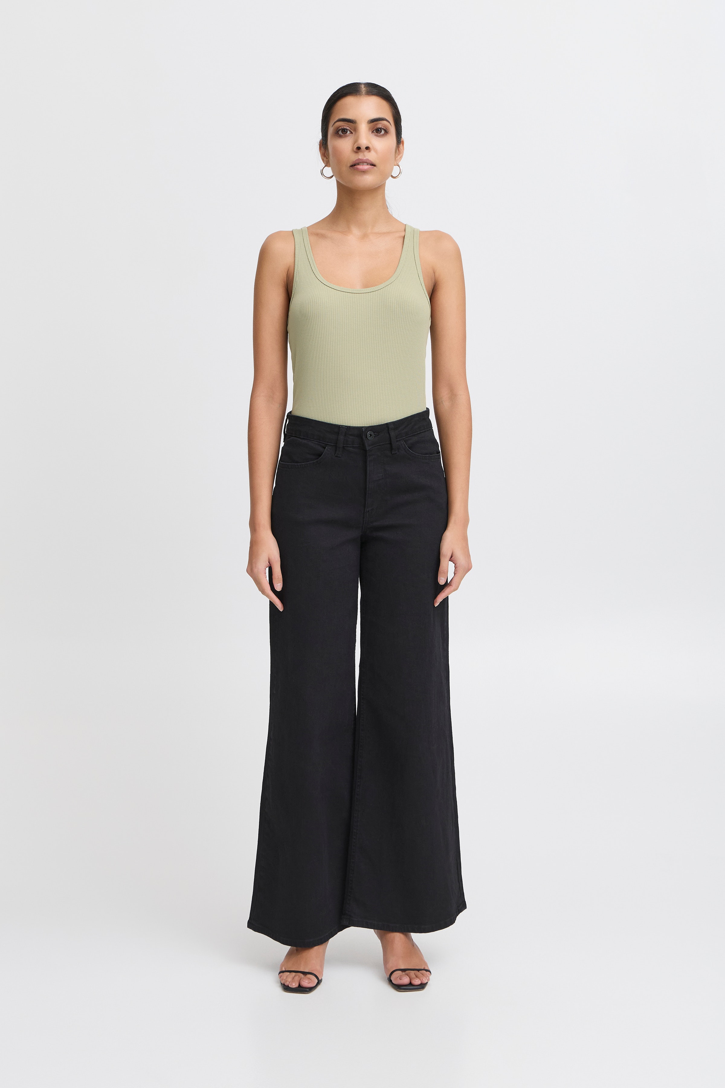 IHPALMER RIB BOX Top LOOKBOOK FRONT 20120342-160213