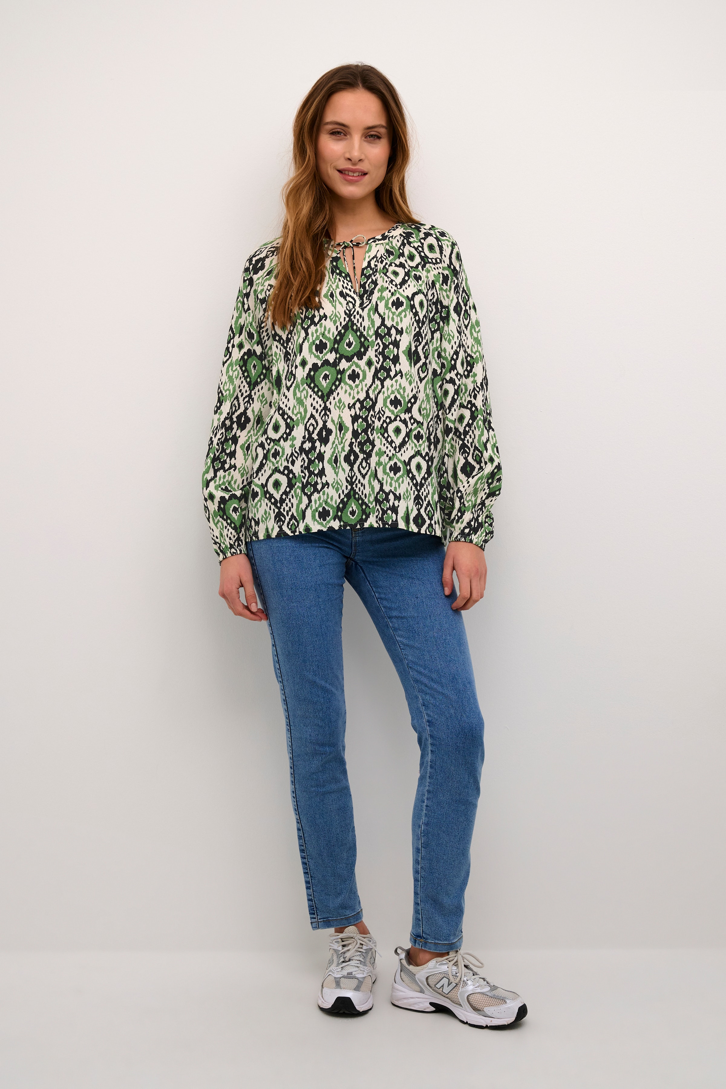 BPetta Blouse LOOKBOOK FRONT 10590661-105826B