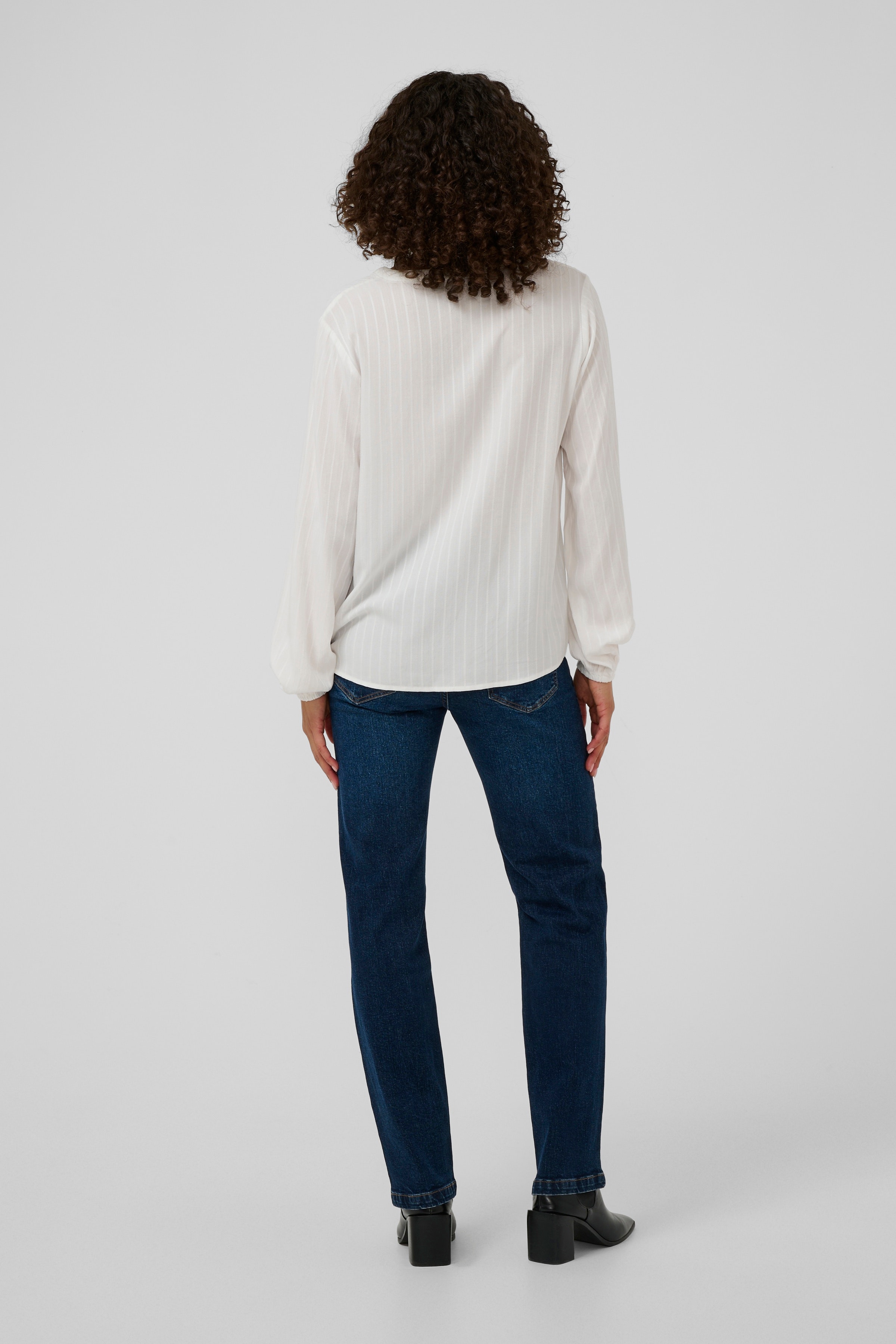 KAmilia Blouse LOOKBOOK BACK 10508313-110602