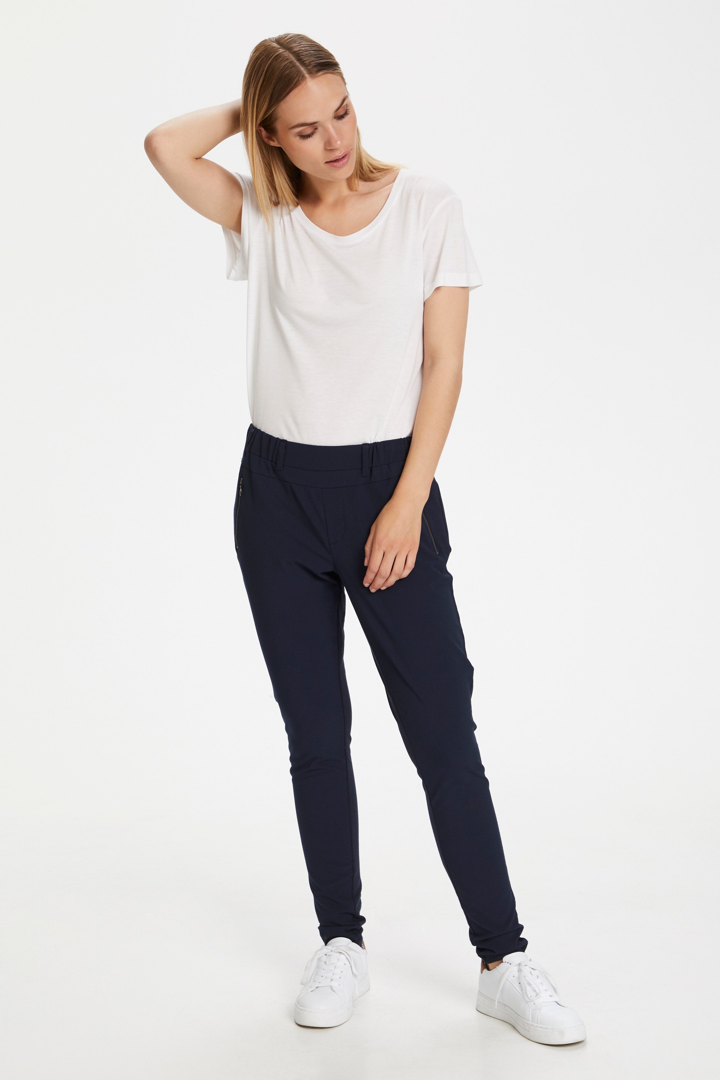 Jillian Bukser LOOKBOOK FRONT 10501106-52737