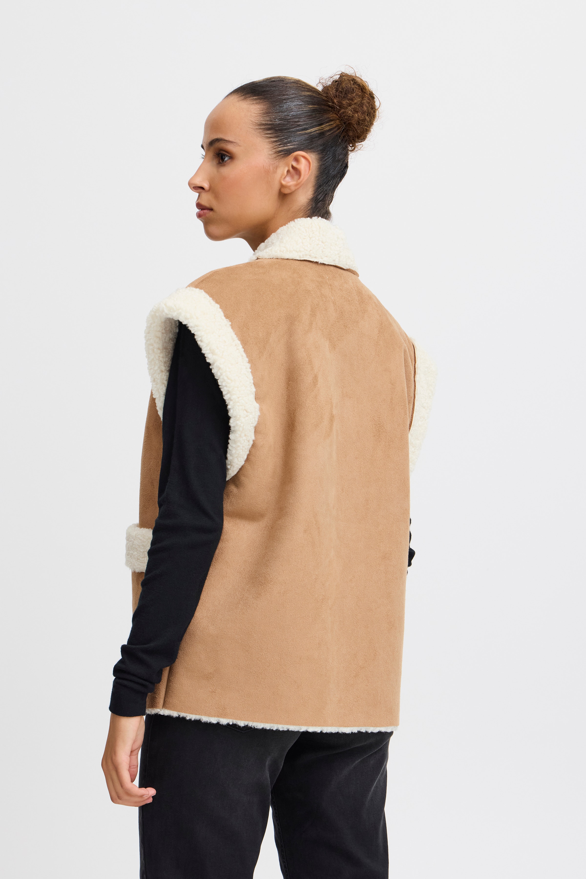 IHGIZORA Vest yttertøj LOOKBOOK BACK 20122320-171038