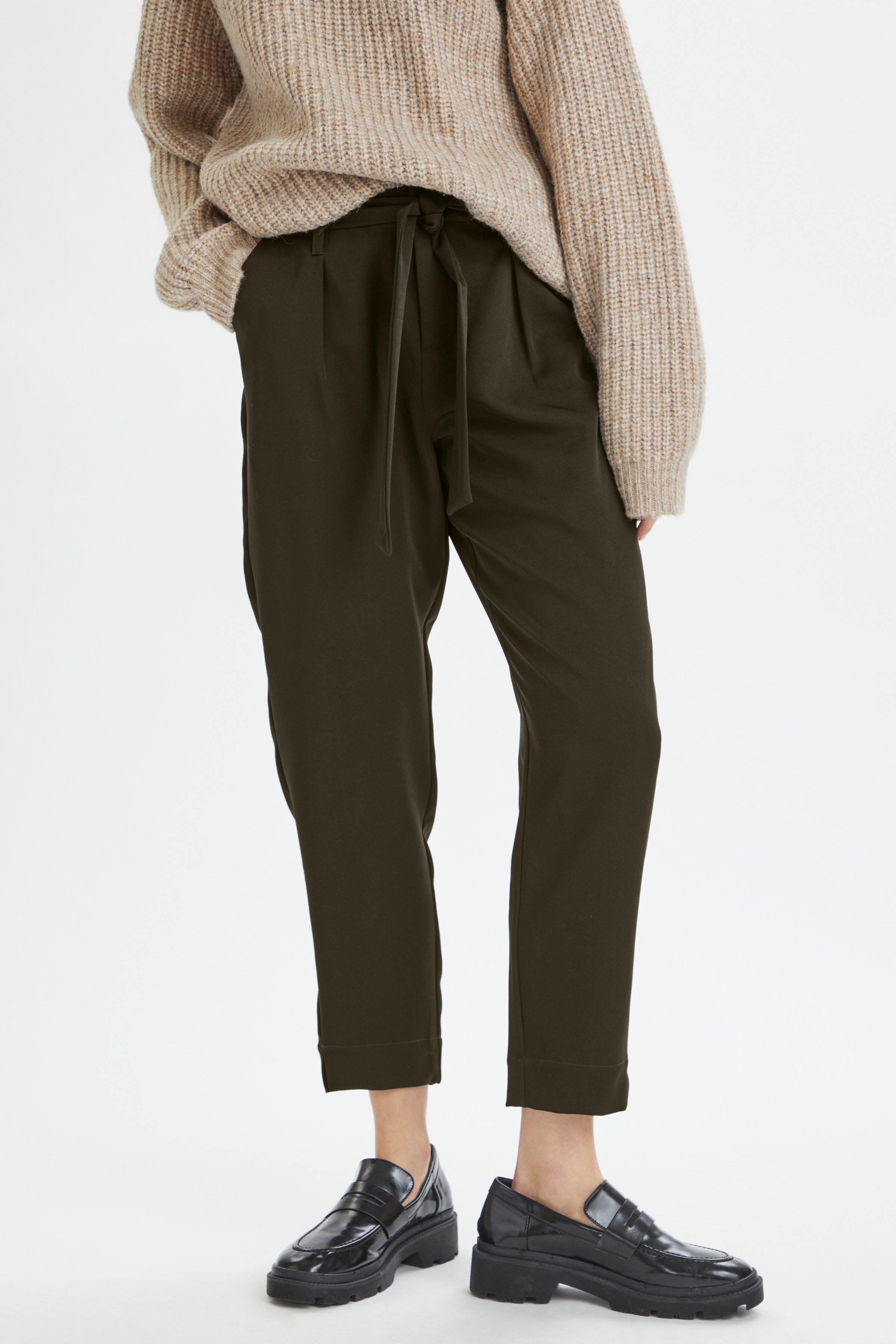 IzraSZ Byxor LOOKBOOK FRONT 30511424-190509