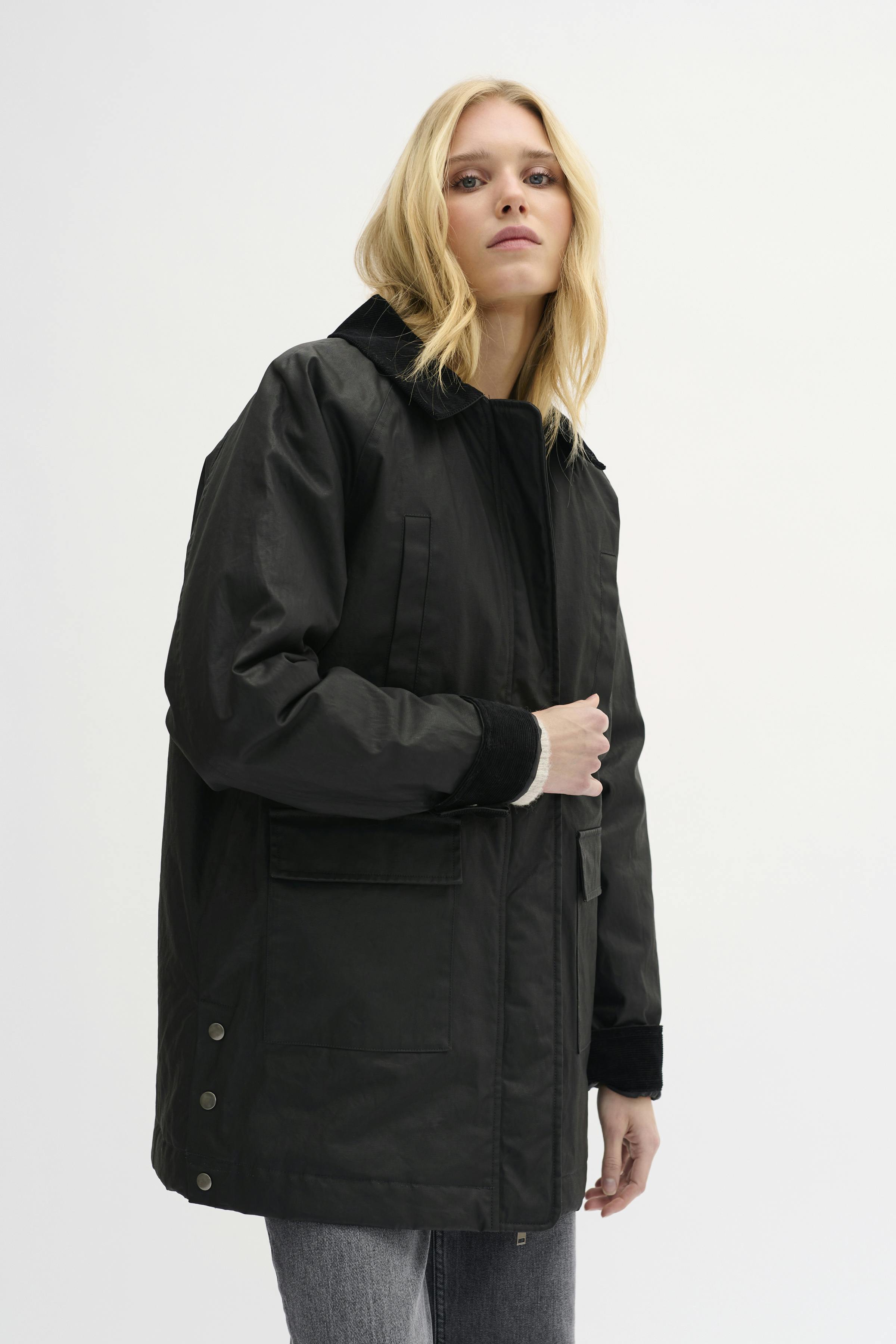 GiannaMW Outerwear LOOKBOOK FRONT 10704753-100031