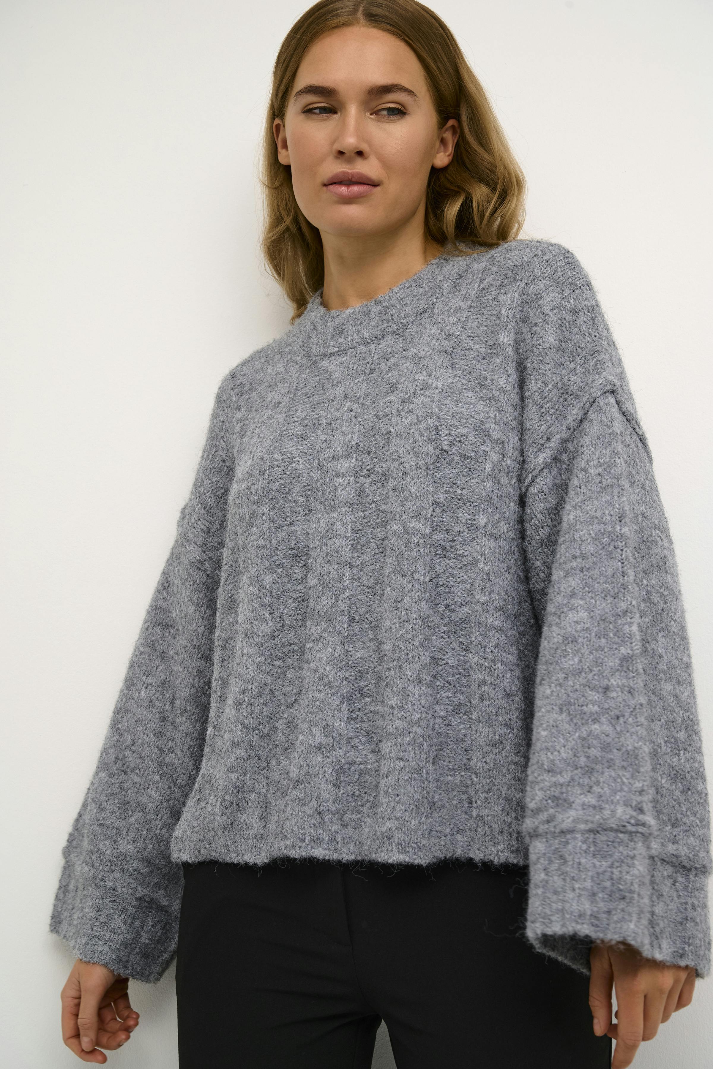 LaraKB Pullover LOOKBOOK FRONT 10104815-103702