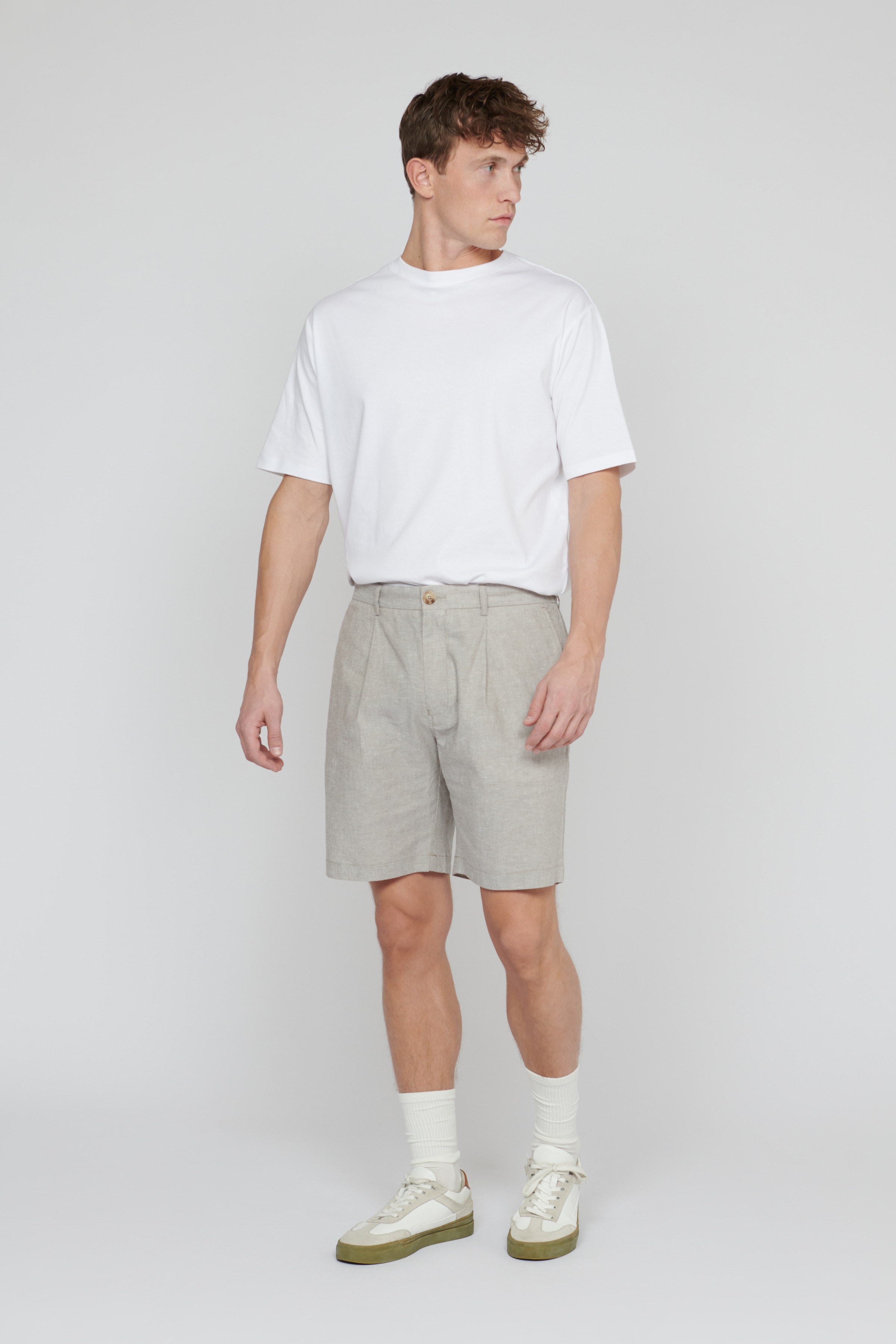 MAhart Shorts LOOKBOOK FRONT 30207444-161105