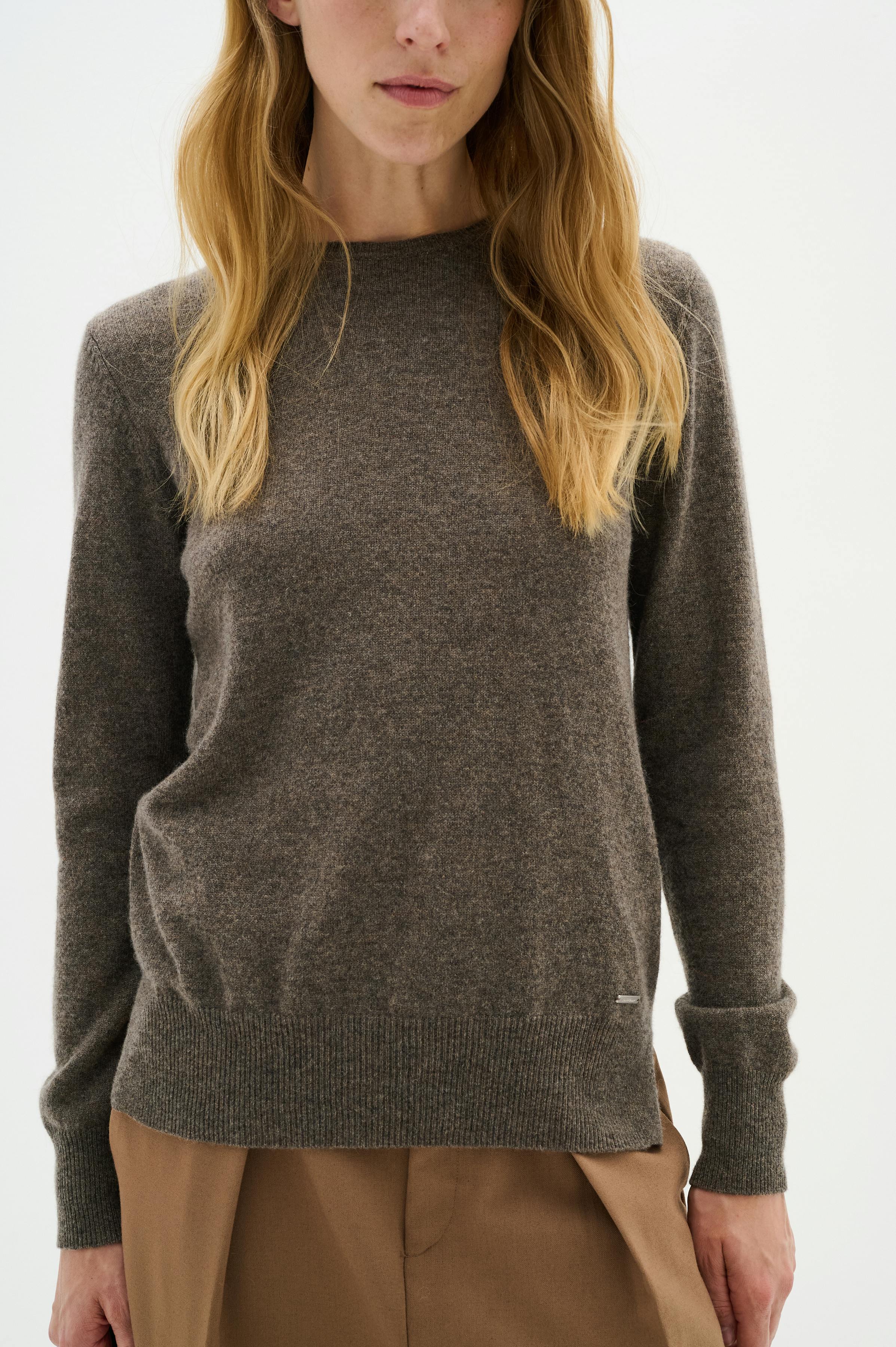 LukkaIW Crew-neck Cashmere Pullover LOOKBOOK DETAIL 30107629-300872