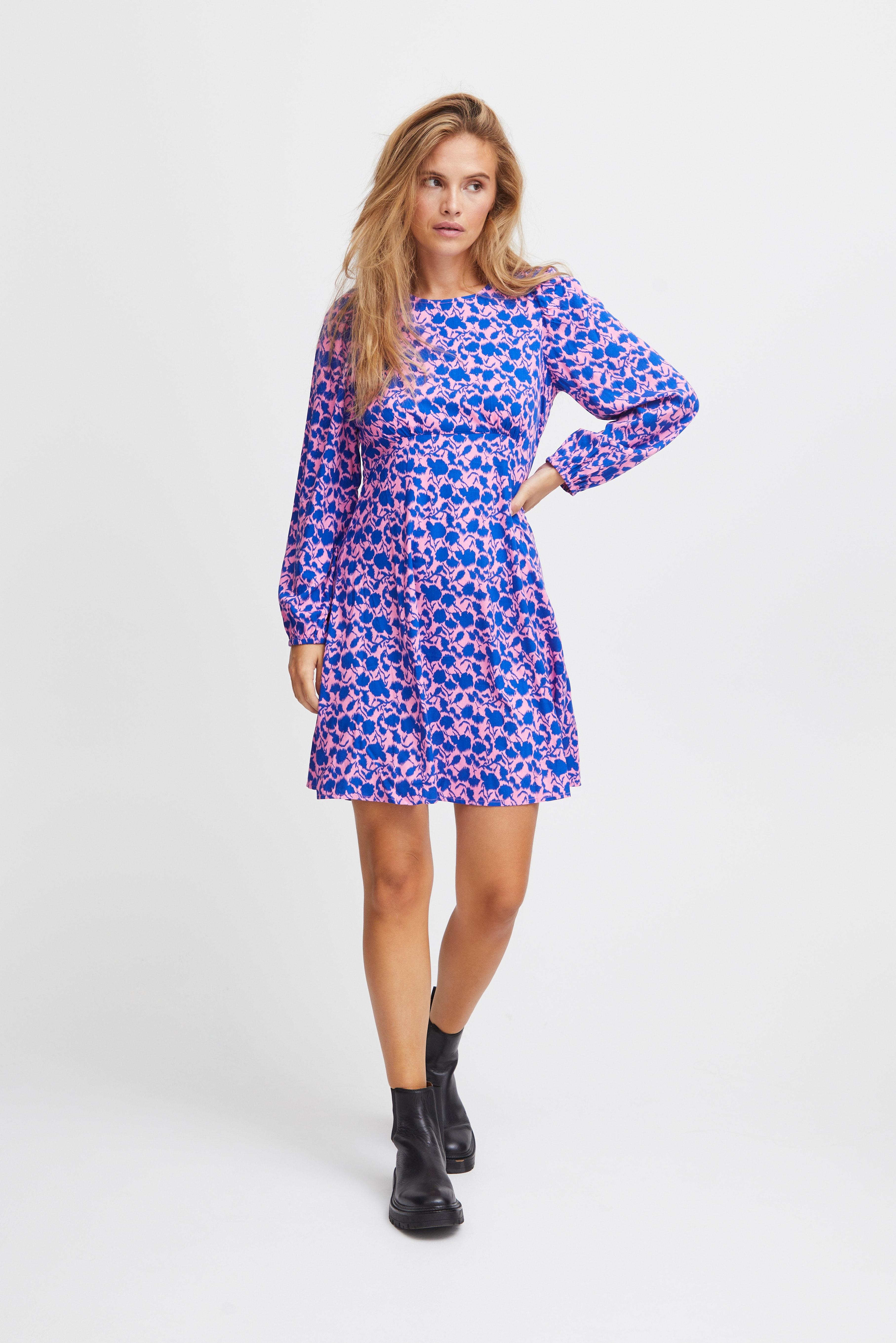 PXMETTE Kjole LOOKBOOK FRONT 50208141-202365