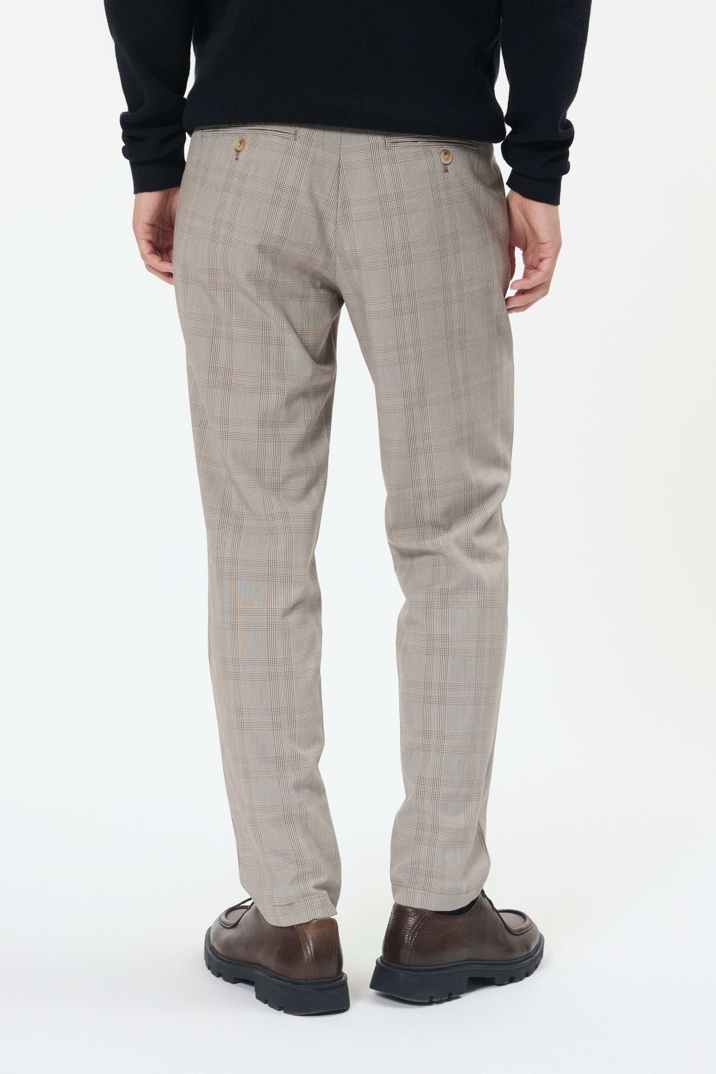 MAliam Hose LOOKBOOK BACK 30208750-181112