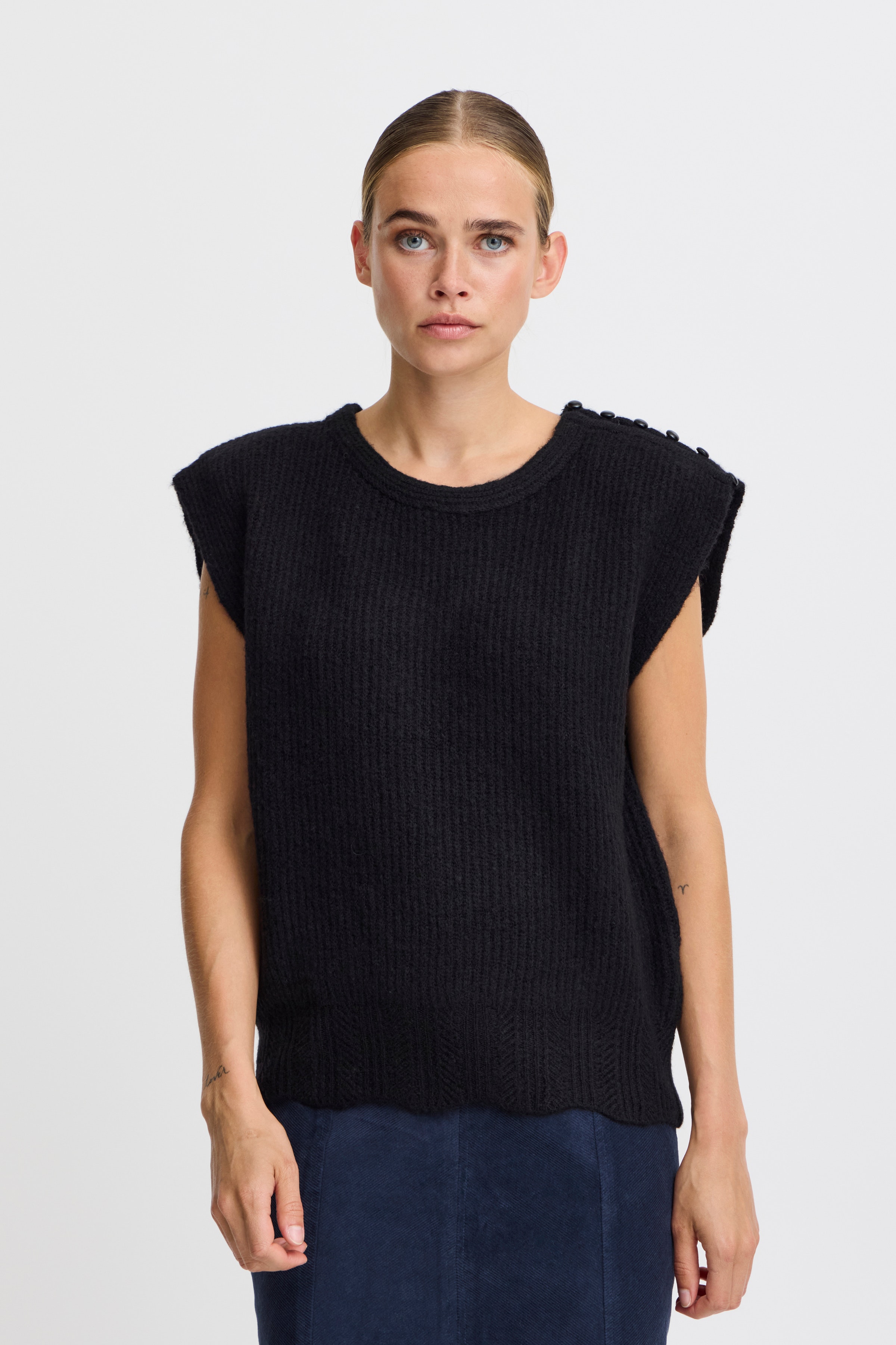 IHPOVOKE Strikket vest LOOKBOOK FRONT 20121931-194008
