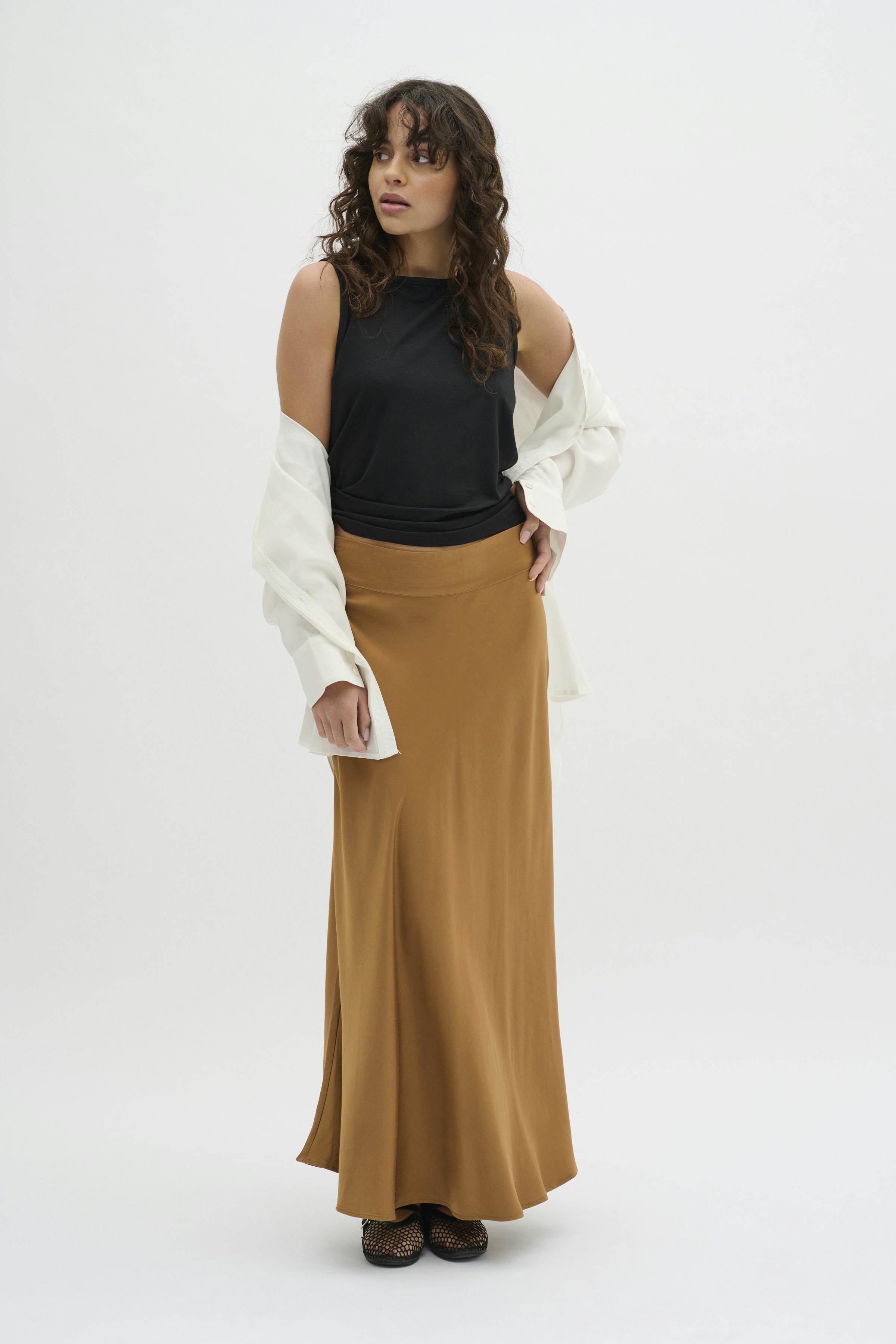 EstelleMW Skirt LOOKBOOK FRONT 10704502-171125