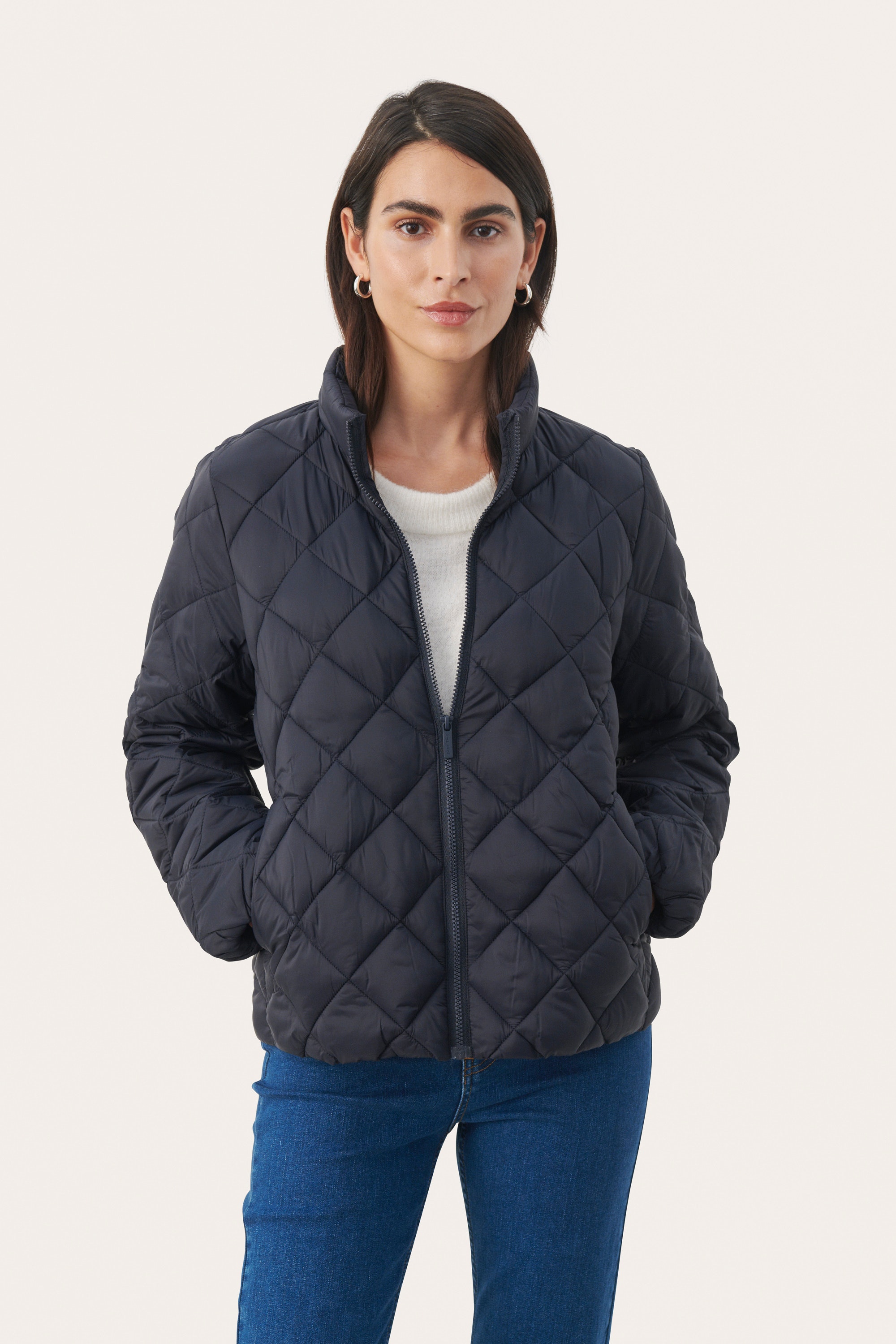 OliaPW Outerwear LOOKBOOK FRONT 30307752-194013