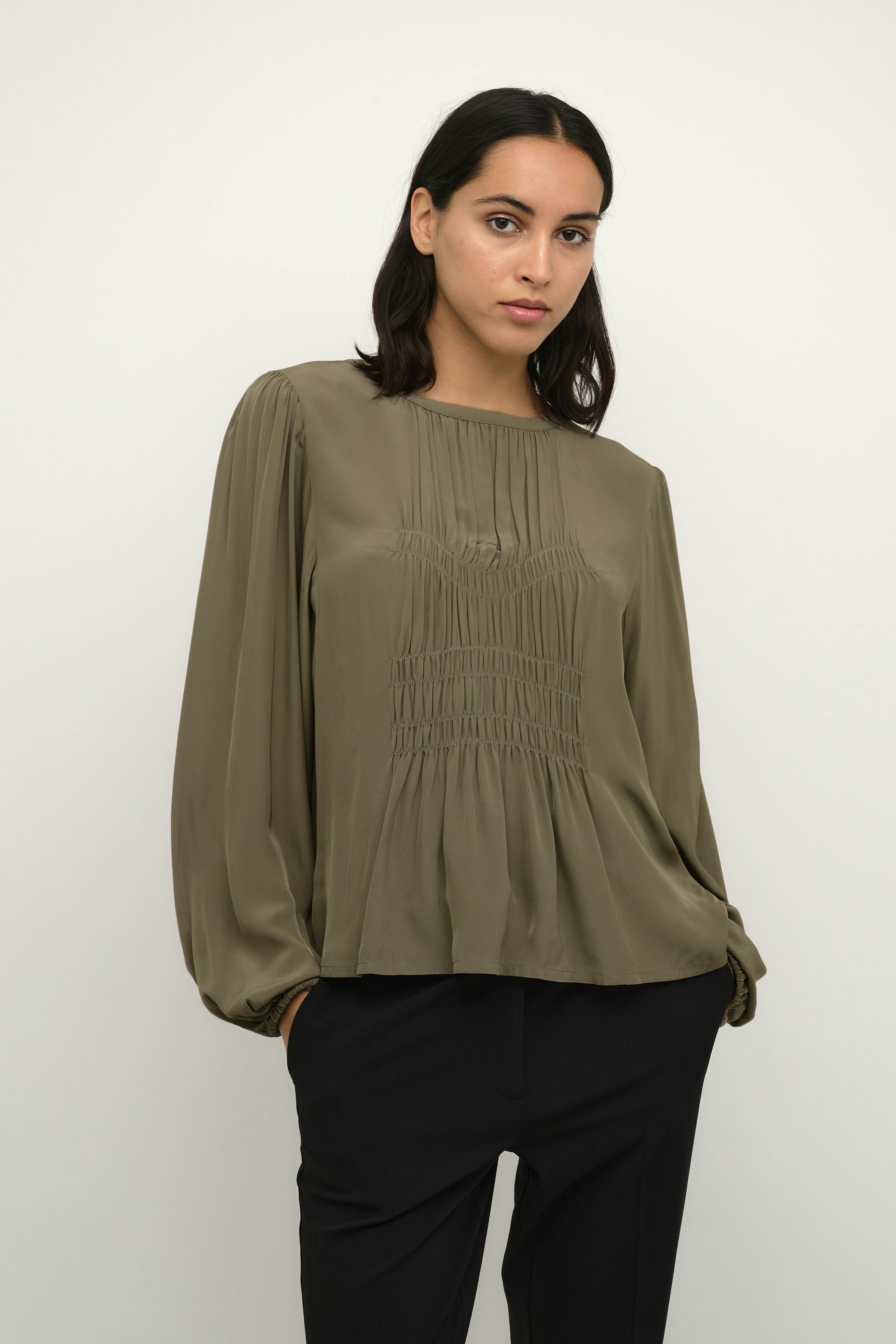 KorneliaKB Blouse LOOKBOOK FRONT 10104587-181112