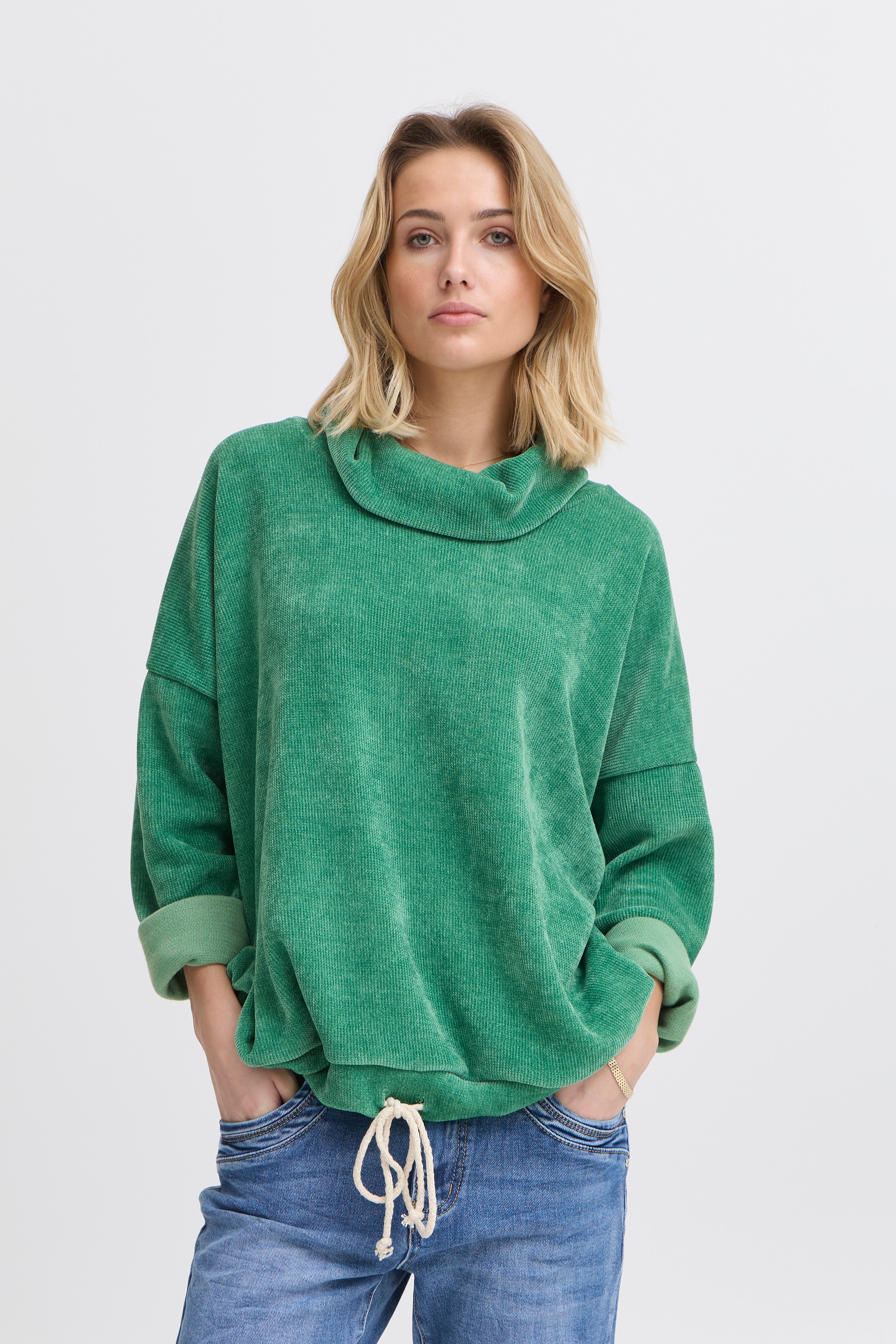 SBGULLIE Pullover LOOKBOOK FRONT 22100871-166127