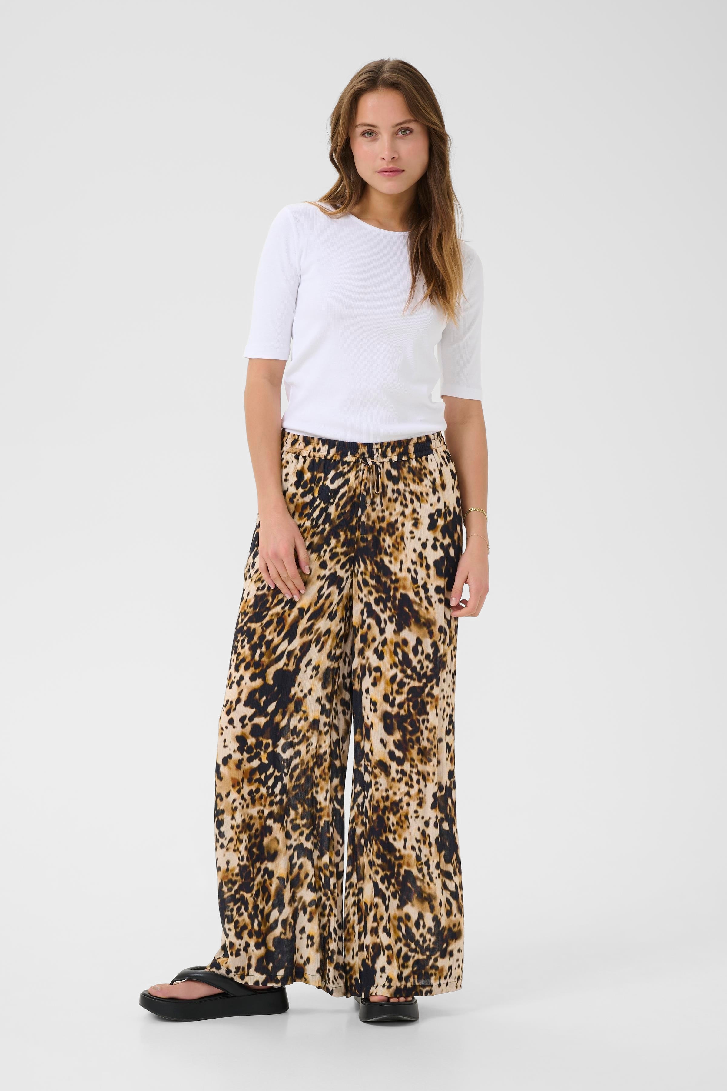 KAthora Bukser LOOKBOOK FRONT 10510037-107550
