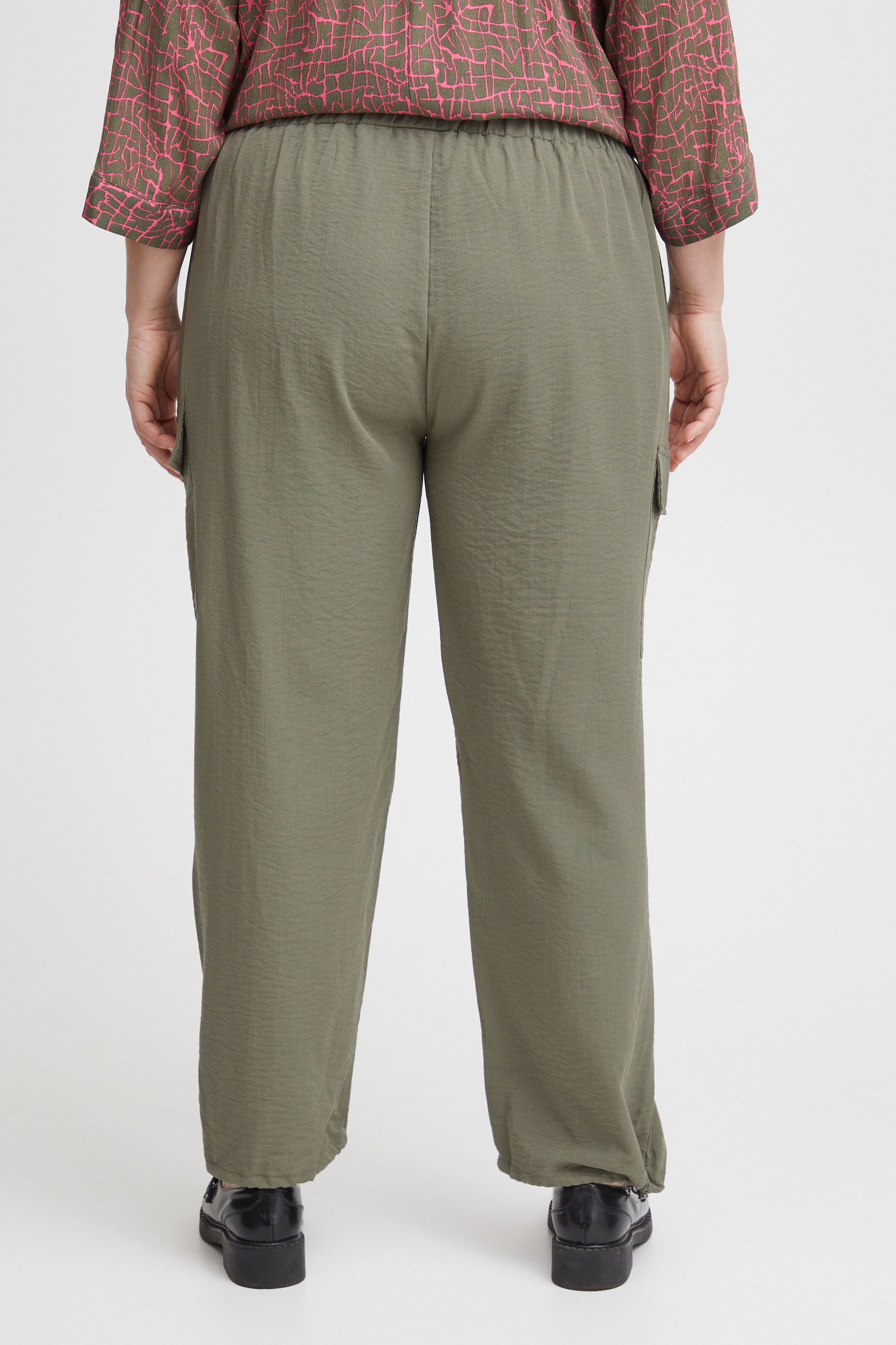 FXPJAGO Trousers LOOKBOOK BACK 20613125-180515