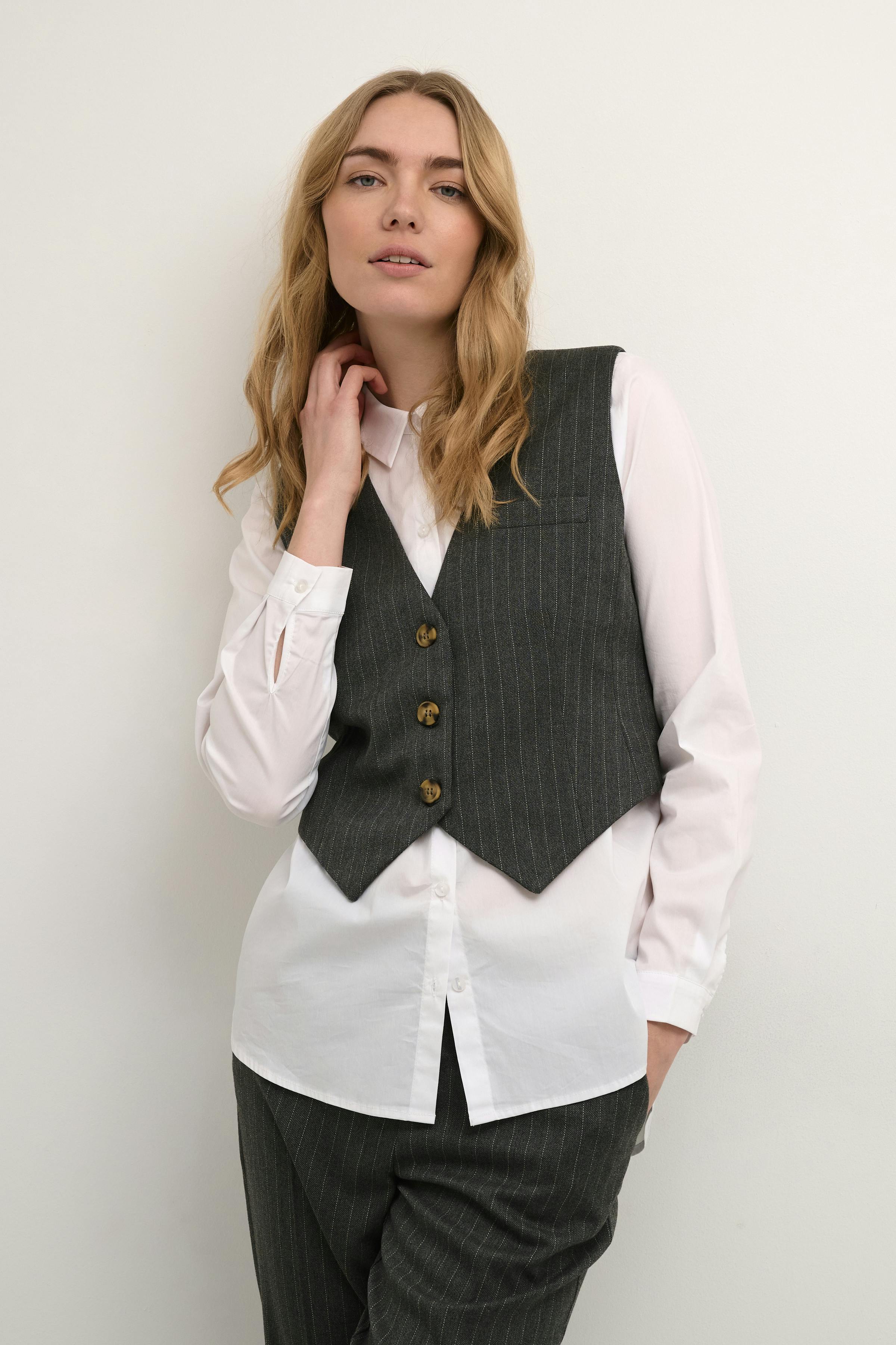 CRNavan Vest LOOKBOOK FRONT 10611838-104845