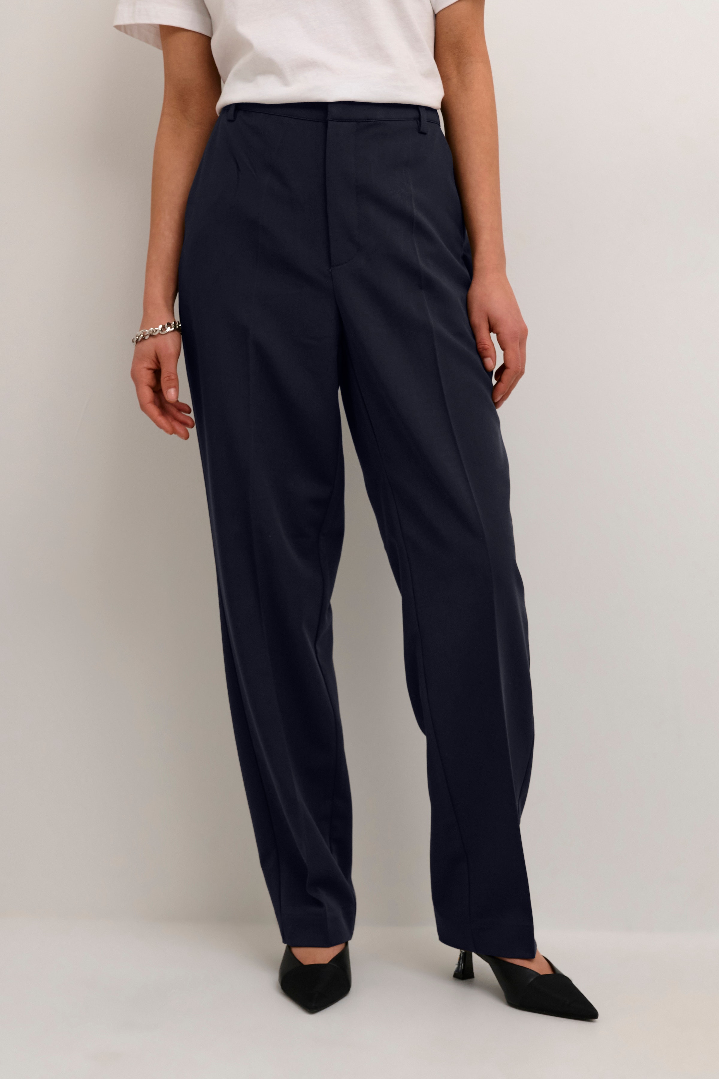 KAsakura Trousers LOOKBOOK FRONT 10507770-100121