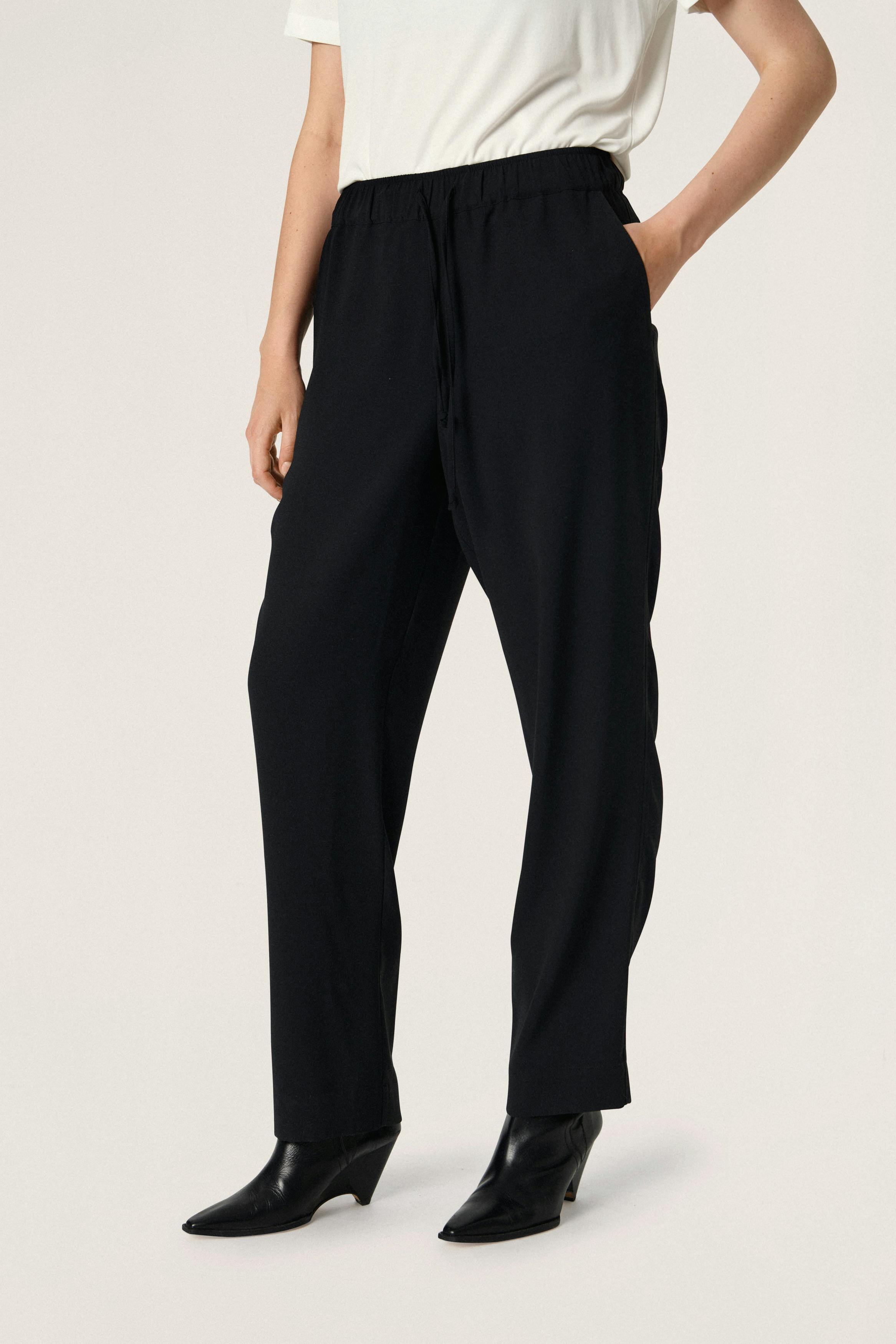 SLShirley Trousers LOOKBOOK FRONT 30406346-194008